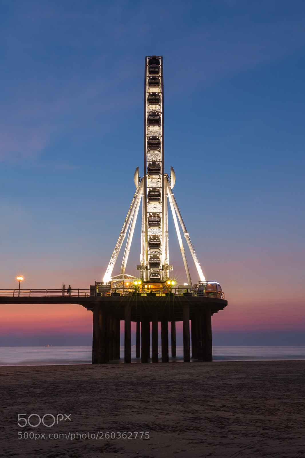 Canon EOS 5D Mark IV sample photo. Ferry wheel photography