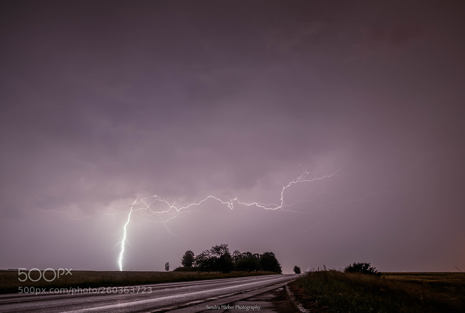 Canon EOS 80D sample photo. Lightning photography