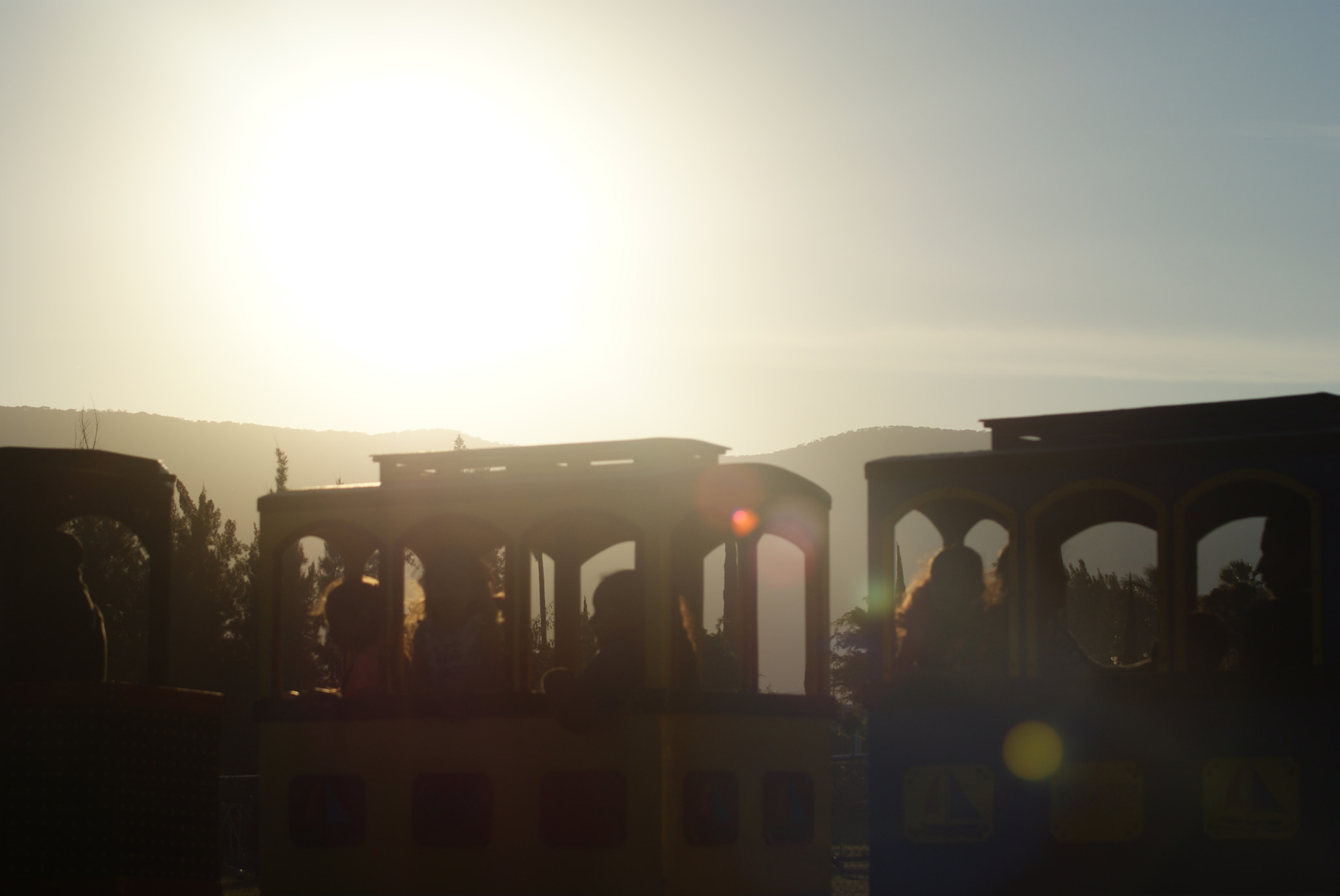 Sony 75-300mm F4.5-5.6 sample photo. Tren photography