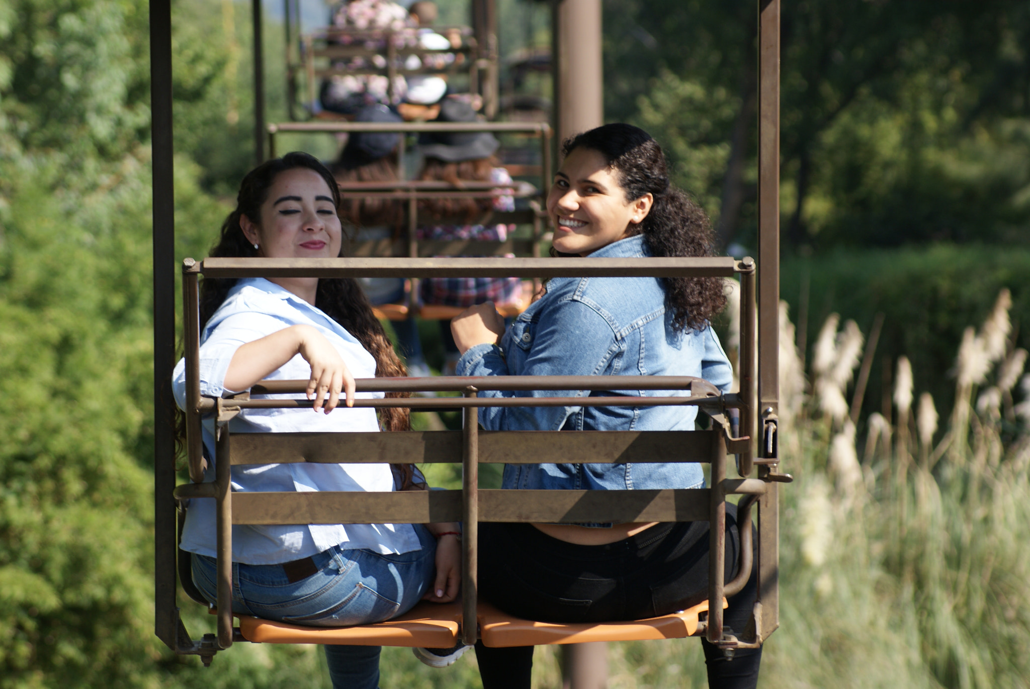 Sony 75-300mm F4.5-5.6 sample photo. Amigas photography