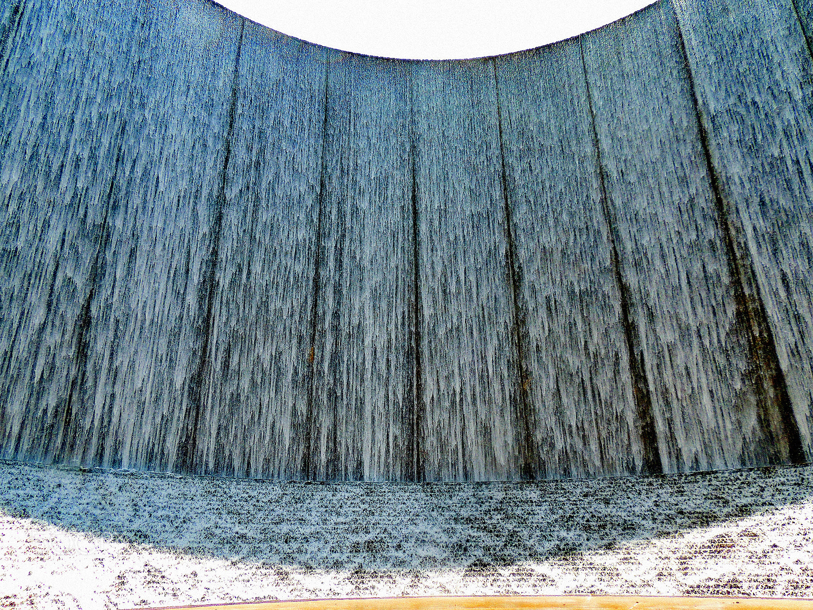 Nikon Coolpix P510 sample photo. Water on the walls photography
