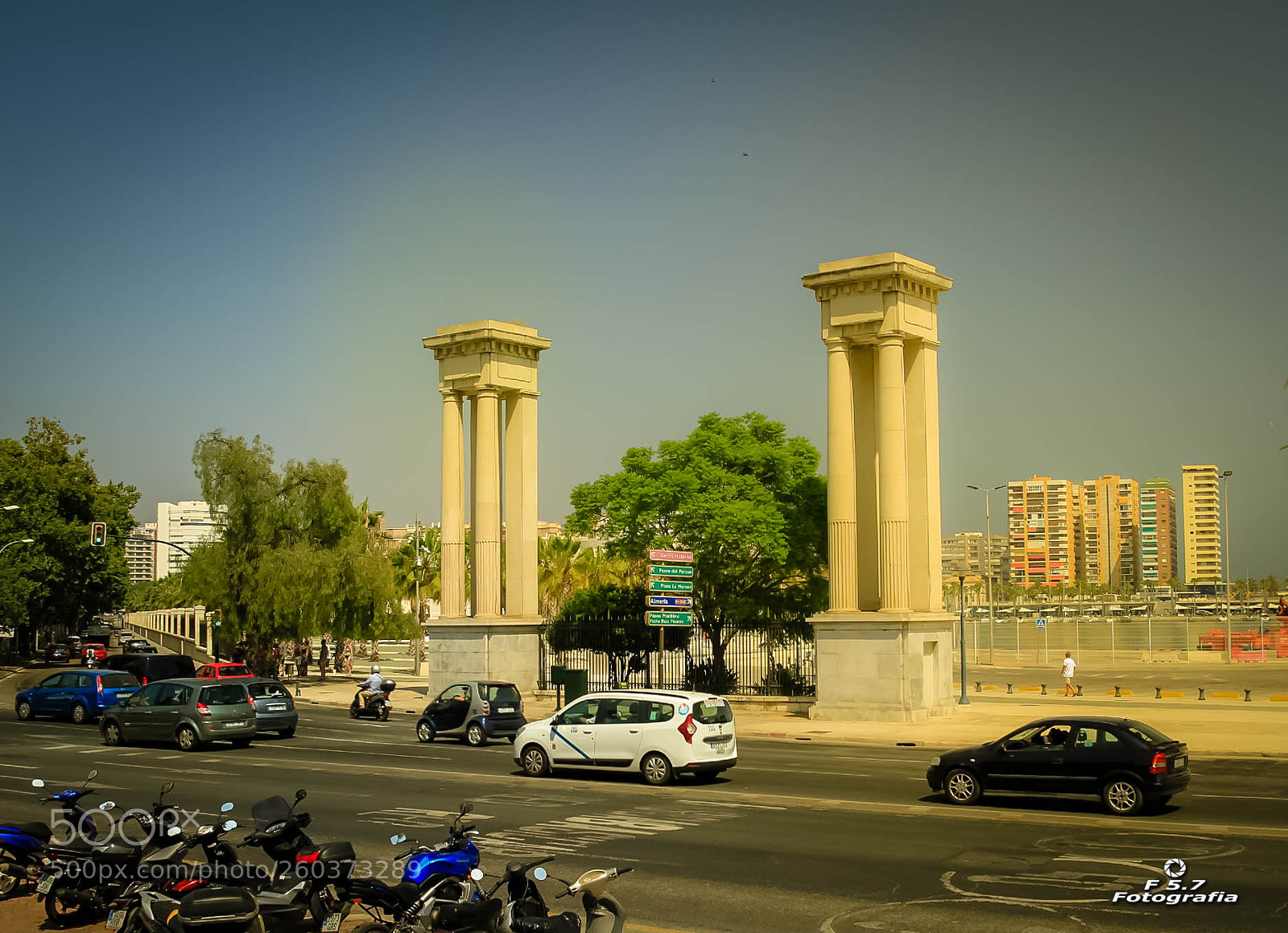Canon EOS 7D sample photo. Plaza de la marina photography