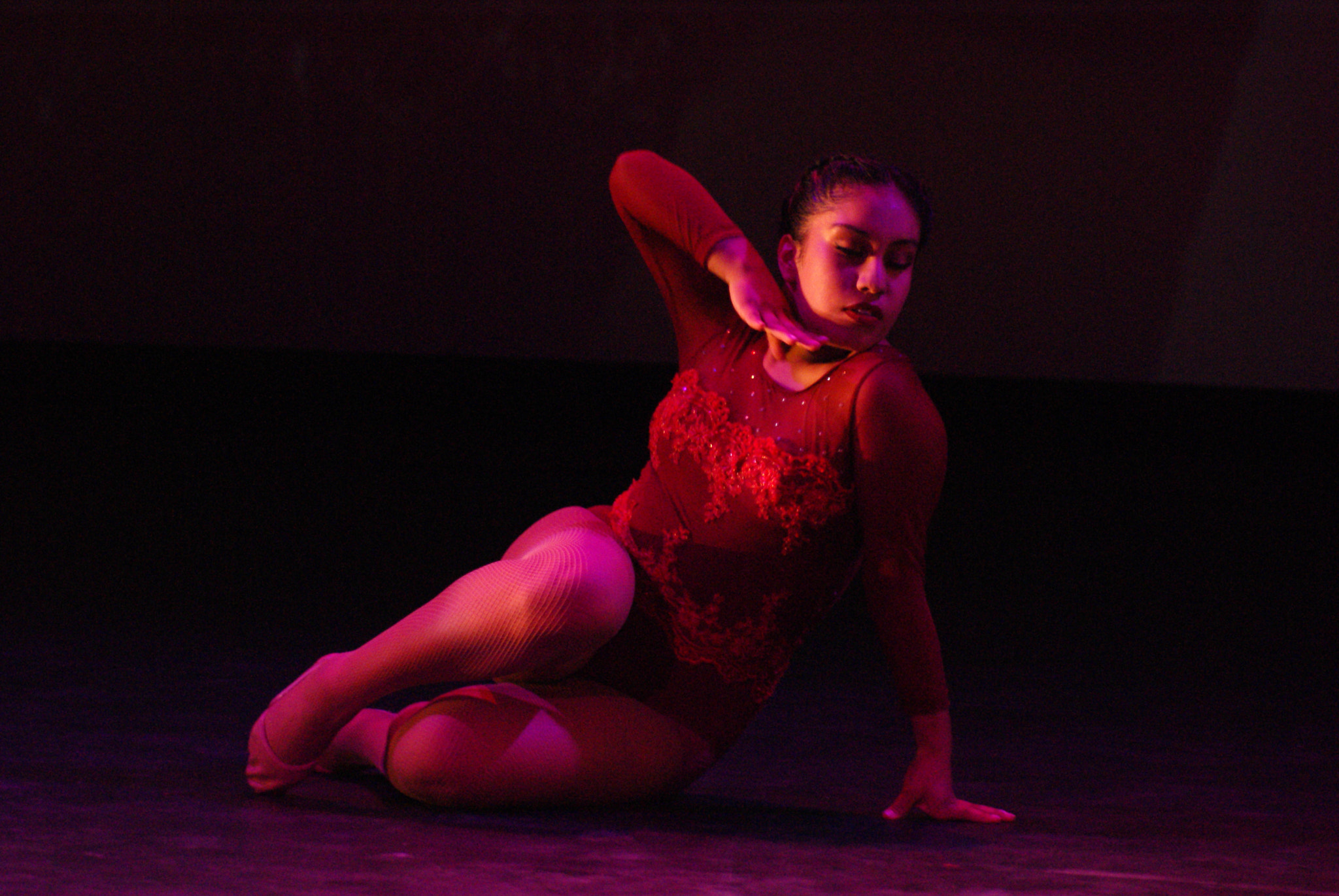 Sony 75-300mm F4.5-5.6 sample photo. Dancer photography