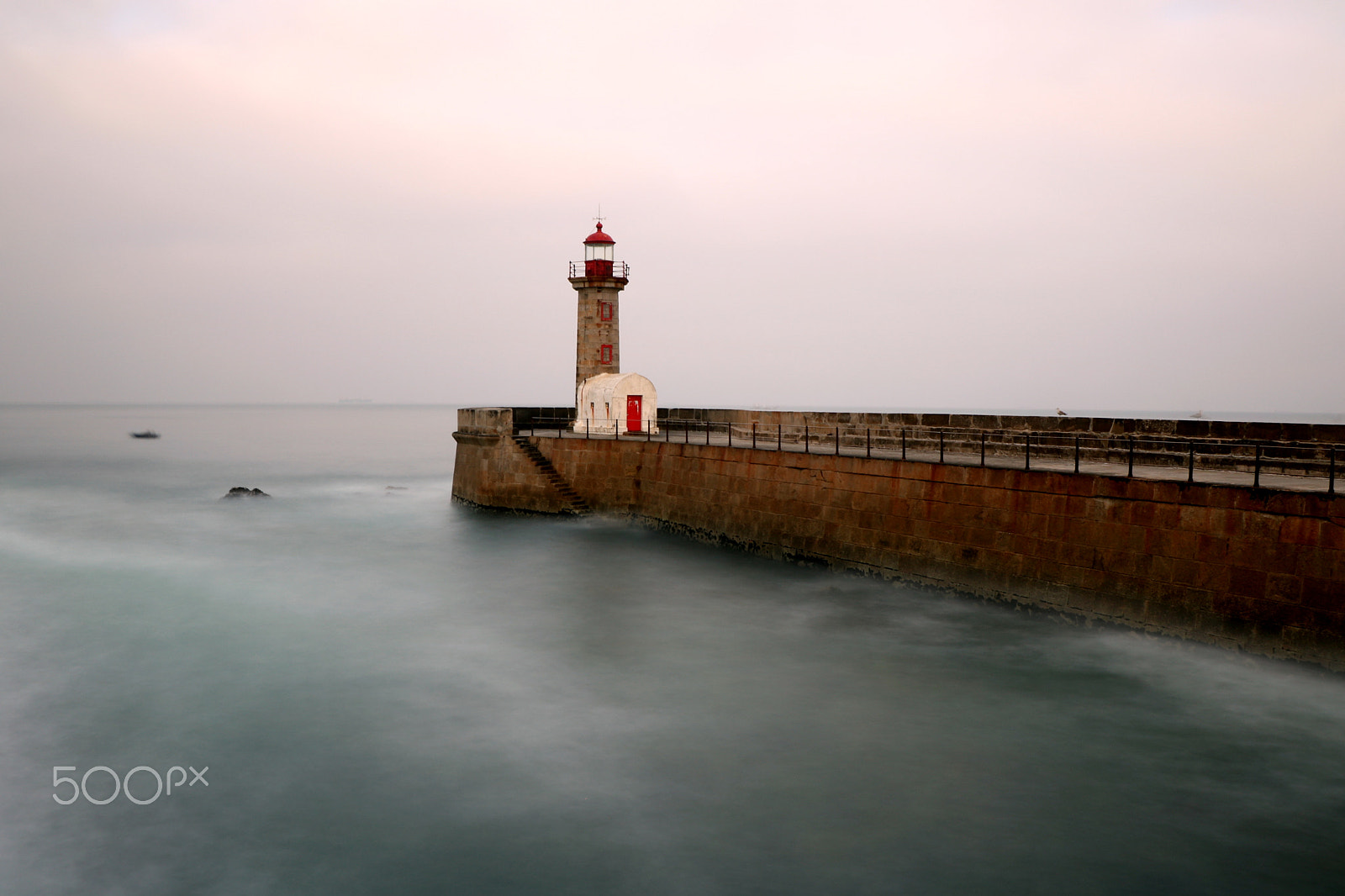 Canon EOS 750D (EOS Rebel T6i / EOS Kiss X8i) sample photo. Lighthouse... photography