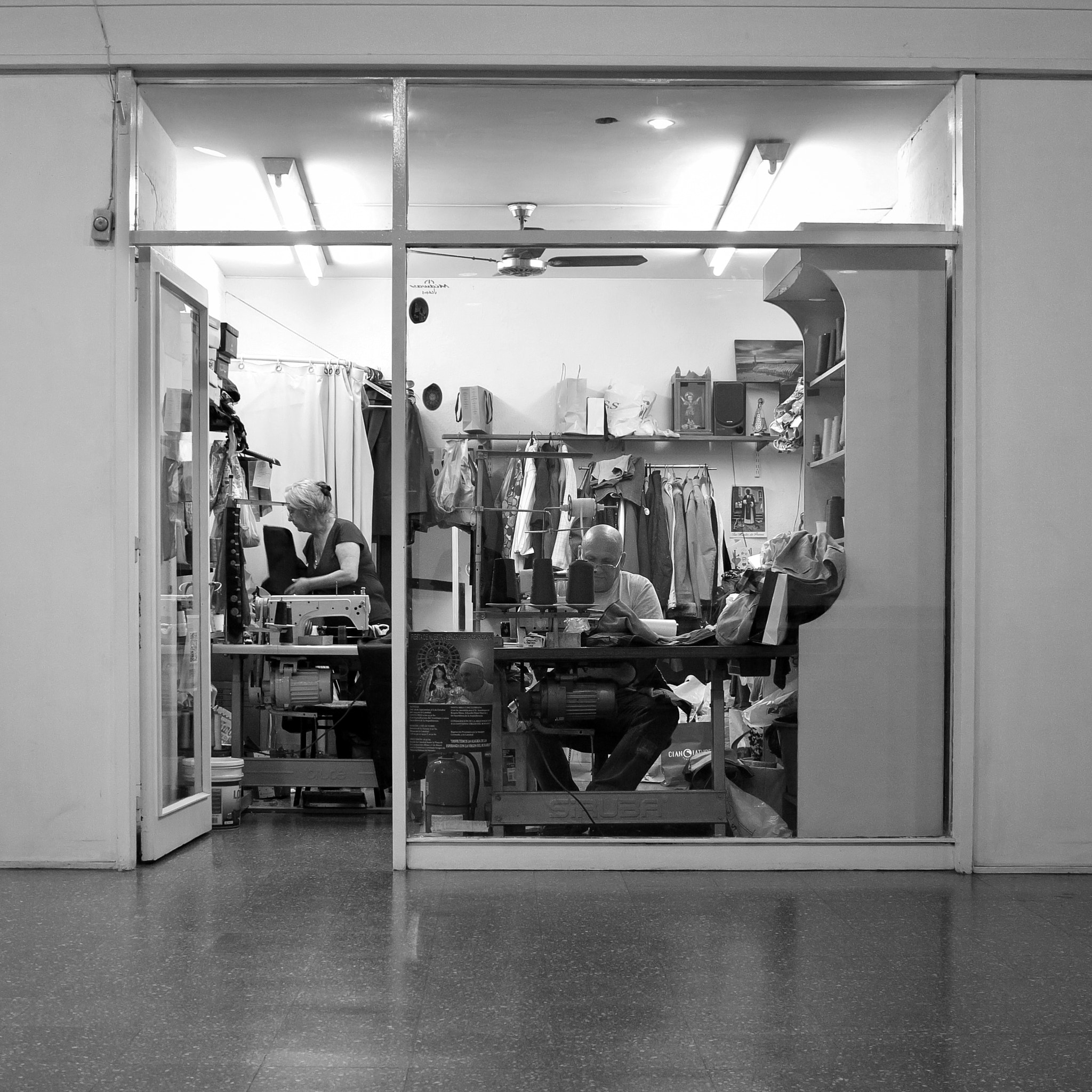 Canon PowerShot G1 X sample photo. La 1799 photography