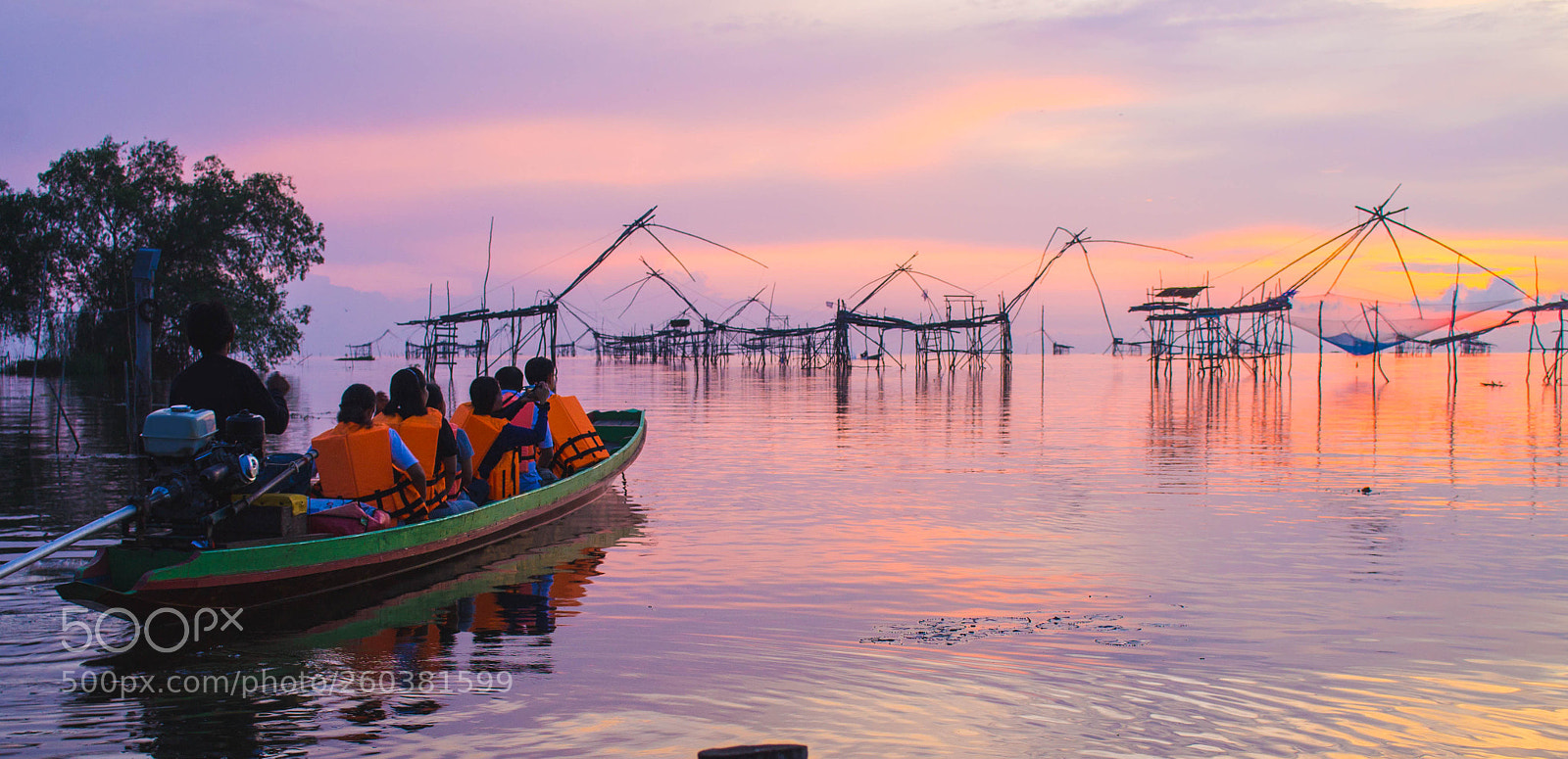 Canon EOS 1100D (EOS Rebel T3 / EOS Kiss X50) sample photo. Silhouette of traditional fishing photography
