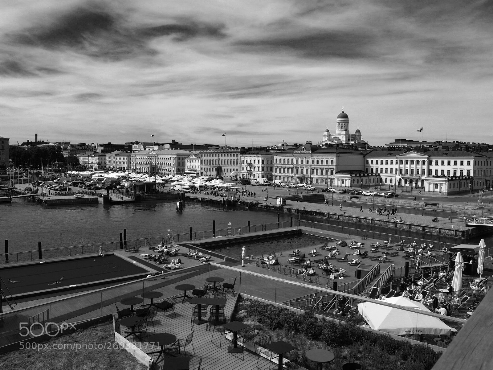 Olympus OM-D E-M10 II sample photo. Summer helsinki photography