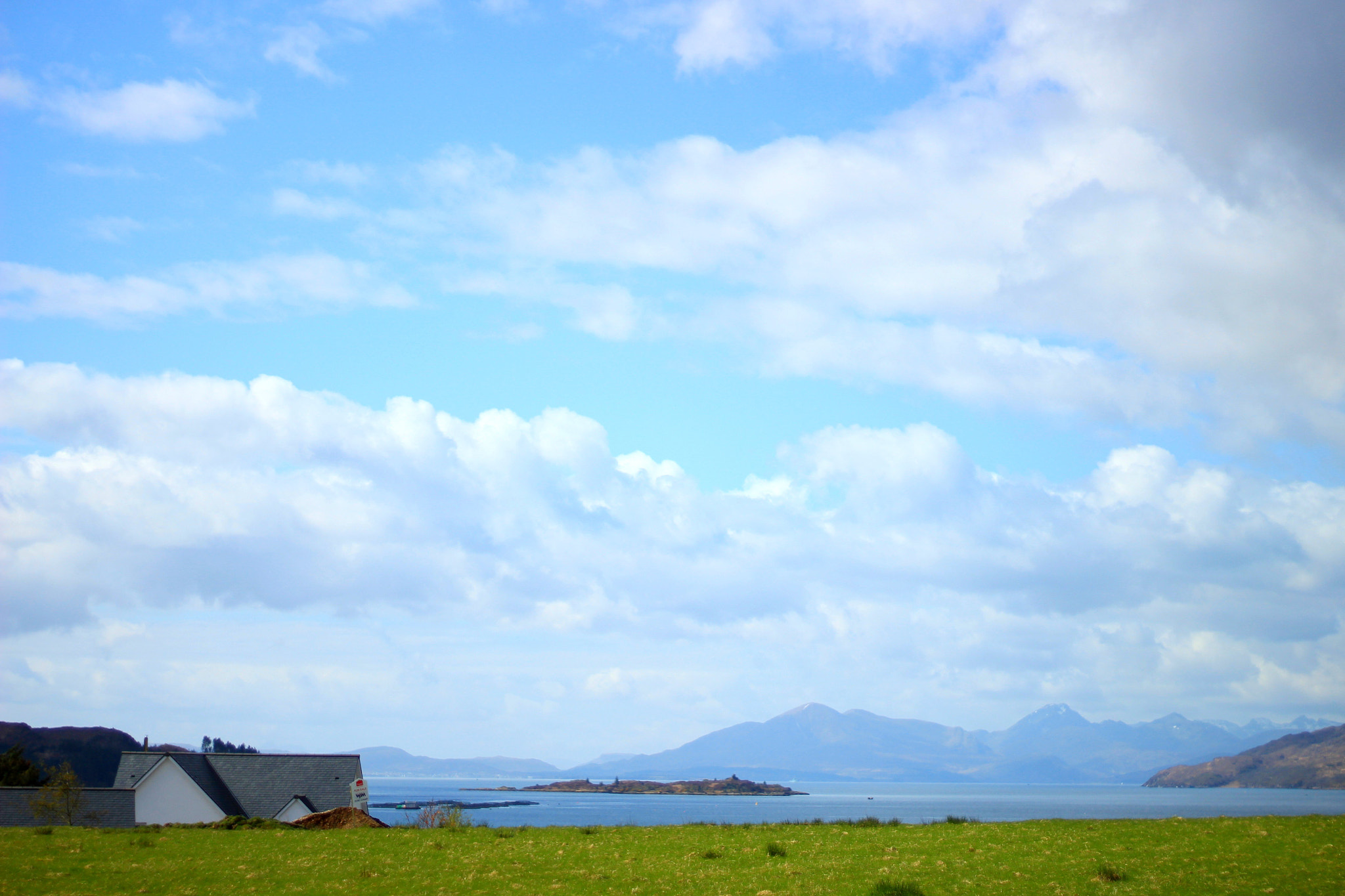 Canon EOS 100D (EOS Rebel SL1 / EOS Kiss X7) + Canon EF 50mm F1.8 STM sample photo. The cuillin, skye. photography
