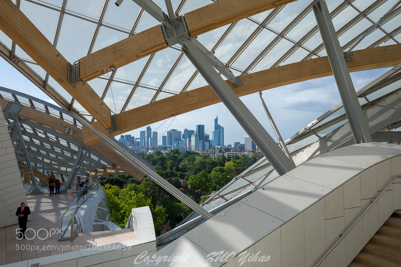 Canon EOS 5D Mark IV sample photo. Louis vuitton fondation  photography