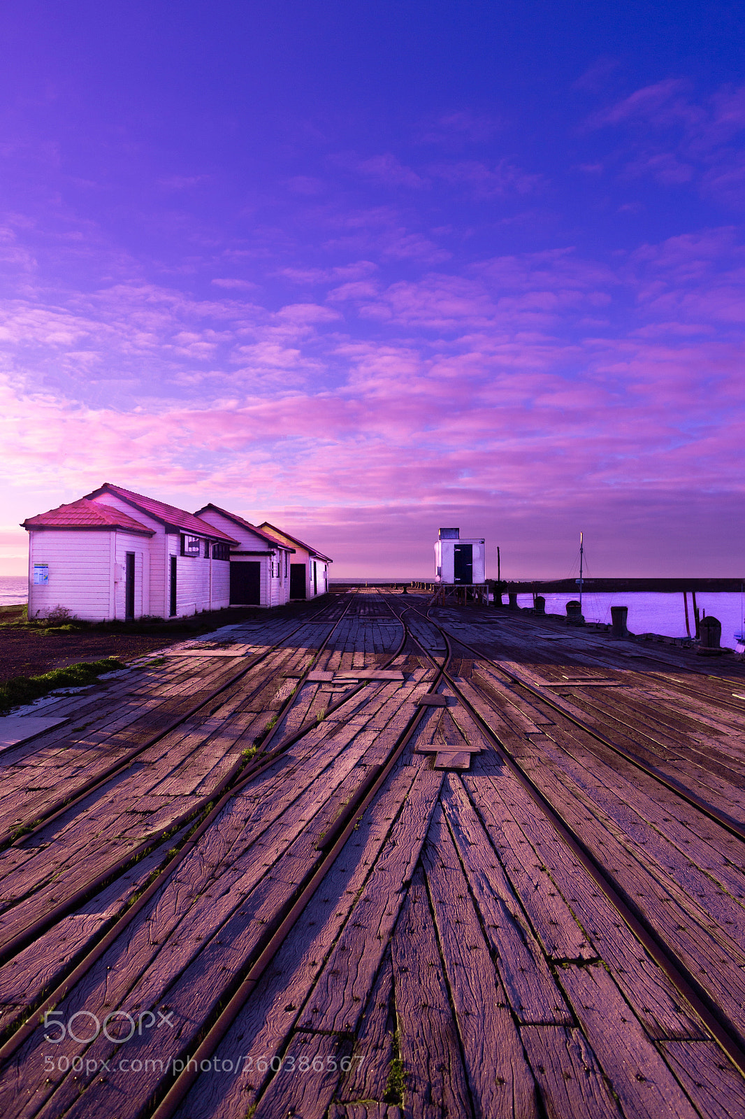 Canon EOS 700D (EOS Rebel T5i / EOS Kiss X7i) sample photo. Sunrise on pier photography