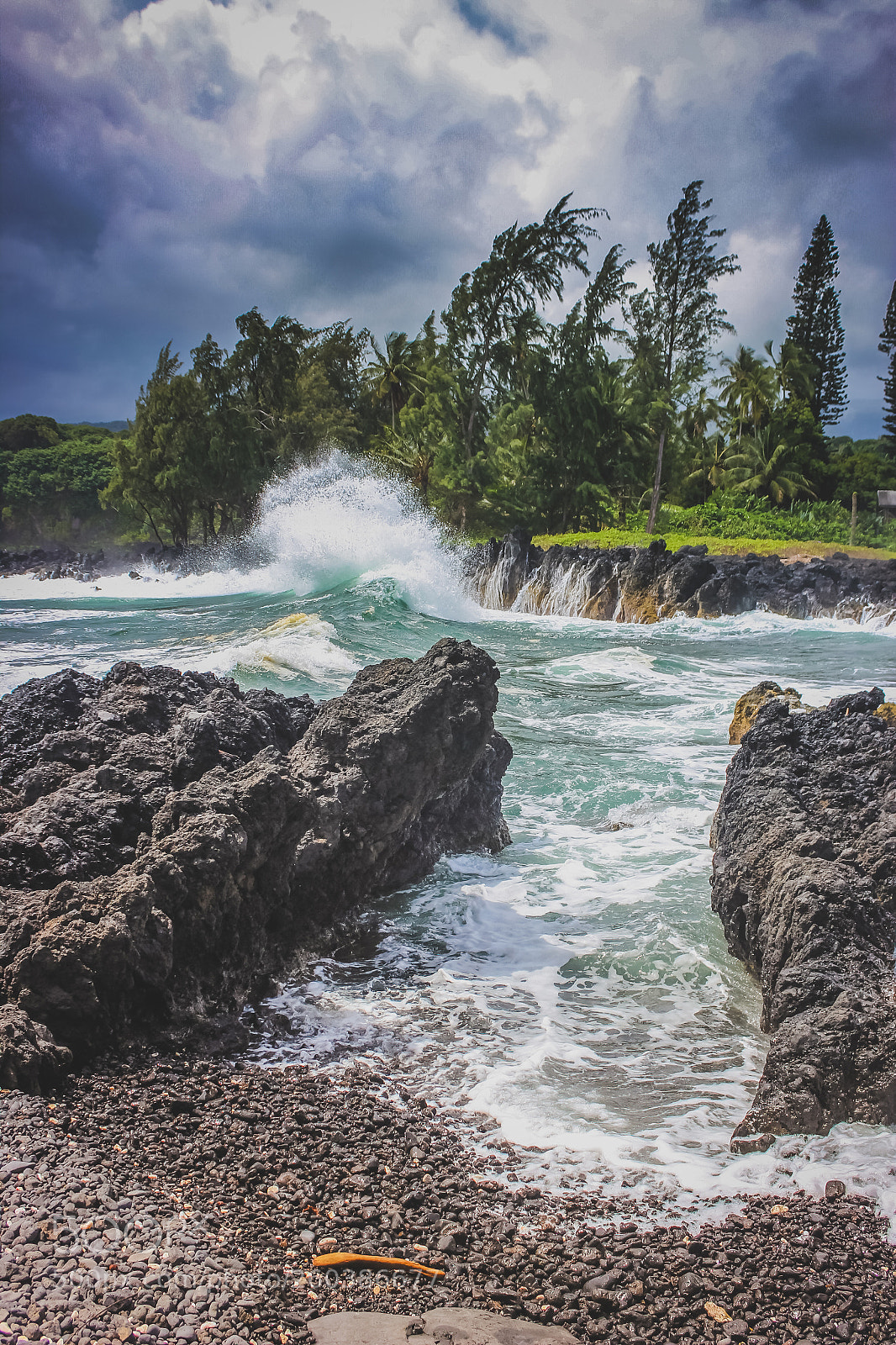 Canon EOS 600D (Rebel EOS T3i / EOS Kiss X5) sample photo. Waves crashing kawee point photography