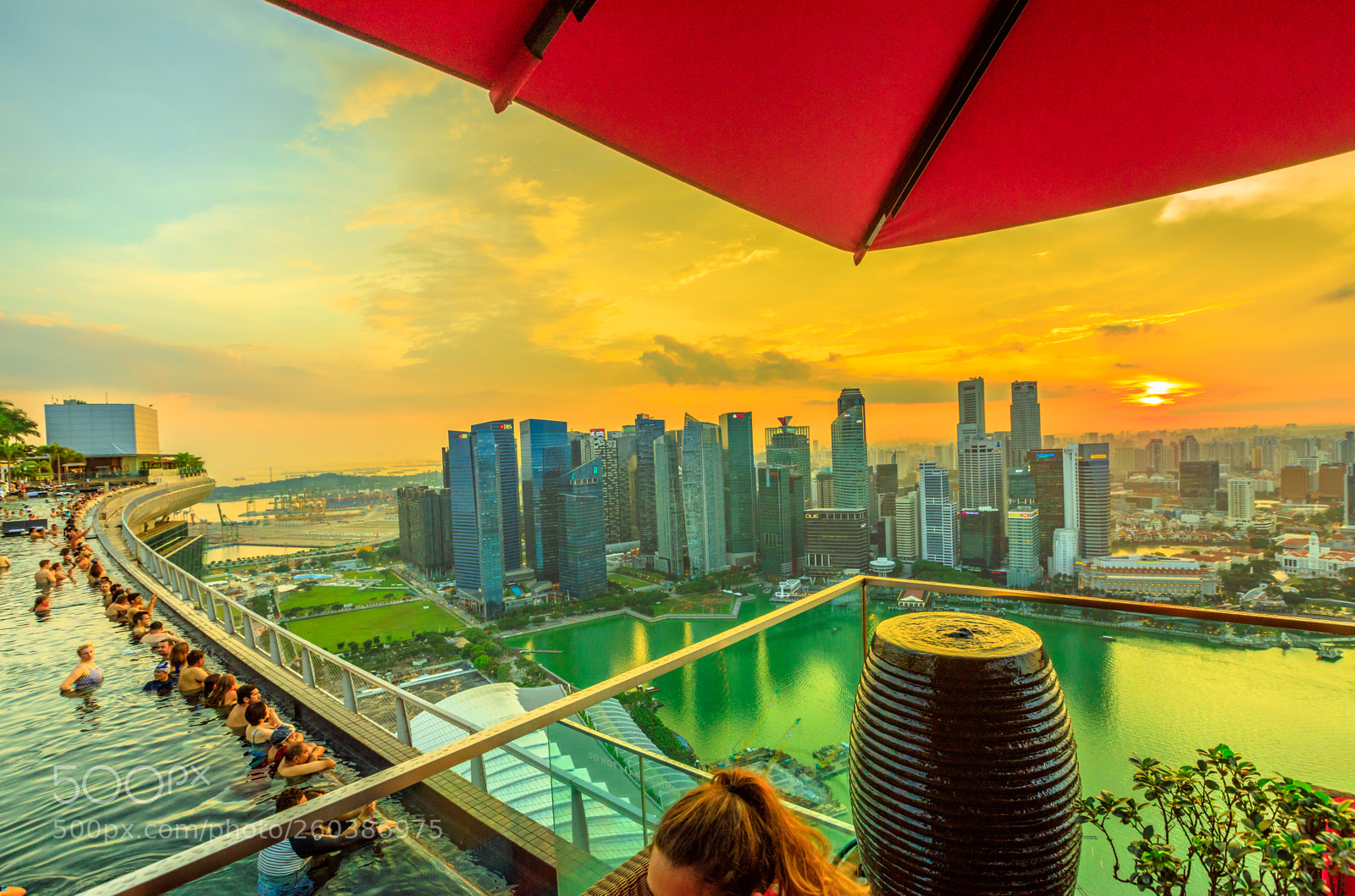 Canon EOS 5D Mark IV sample photo. Singapore infinity pool photography