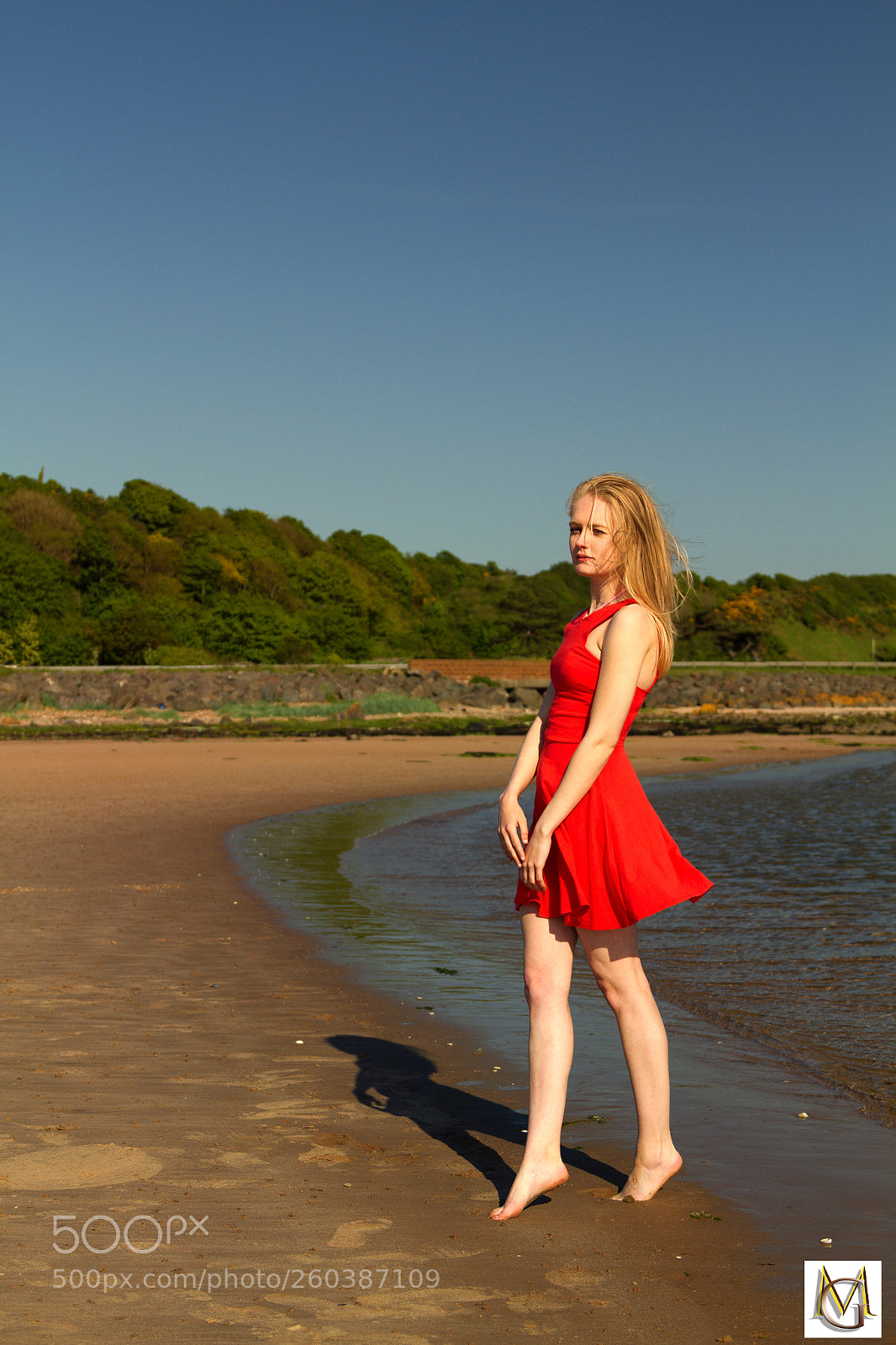 Canon EOS 7D sample photo. The red dress photography