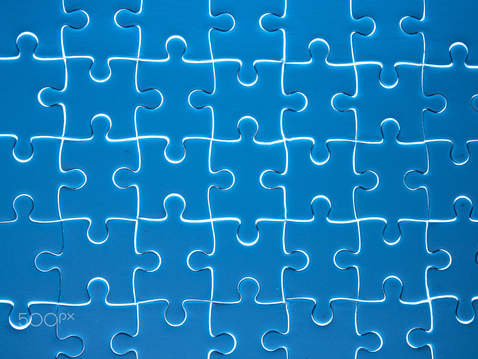 Panasonic Lumix DMC-GX85 (Lumix DMC-GX80 / Lumix DMC-GX7 Mark II) sample photo. Jigsaw puzzle pieces completed as copy space photography