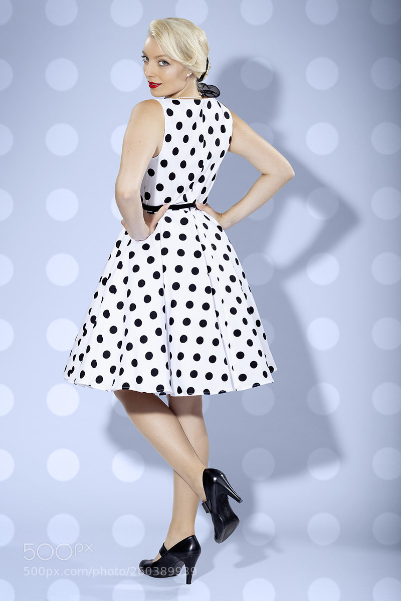 Canon EOS 5D Mark II sample photo. Dots everywhere photography