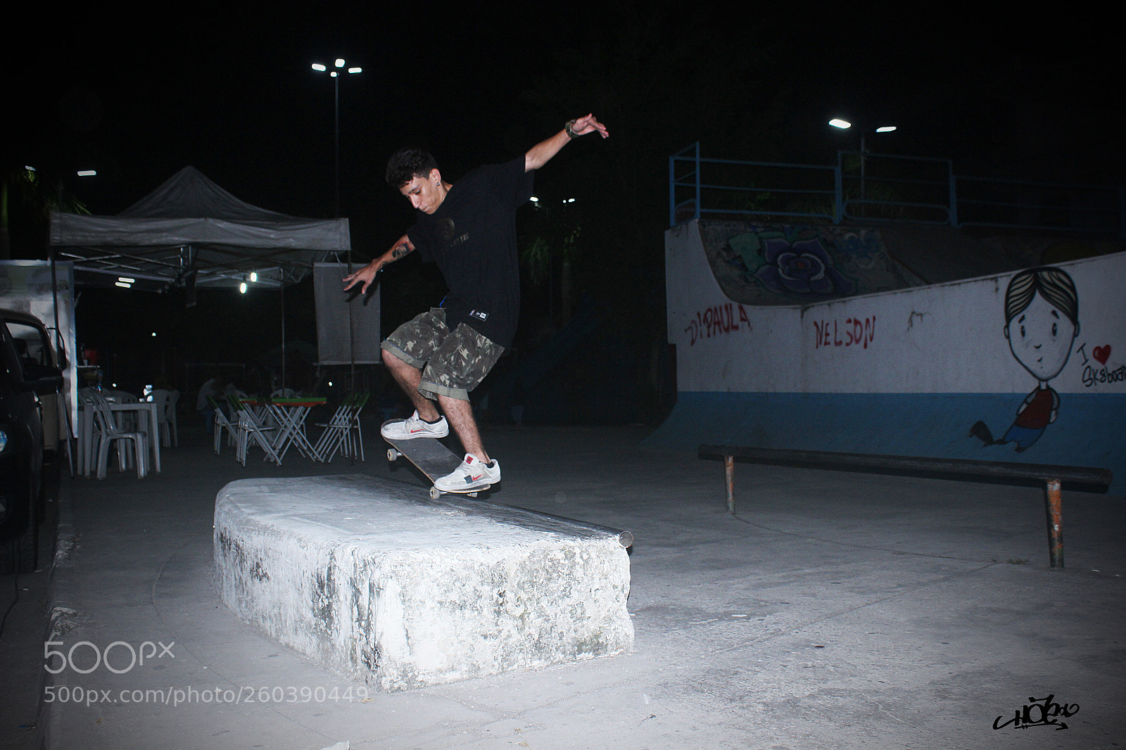 Canon EOS 600D (Rebel EOS T3i / EOS Kiss X5) sample photo. Nose grind photography