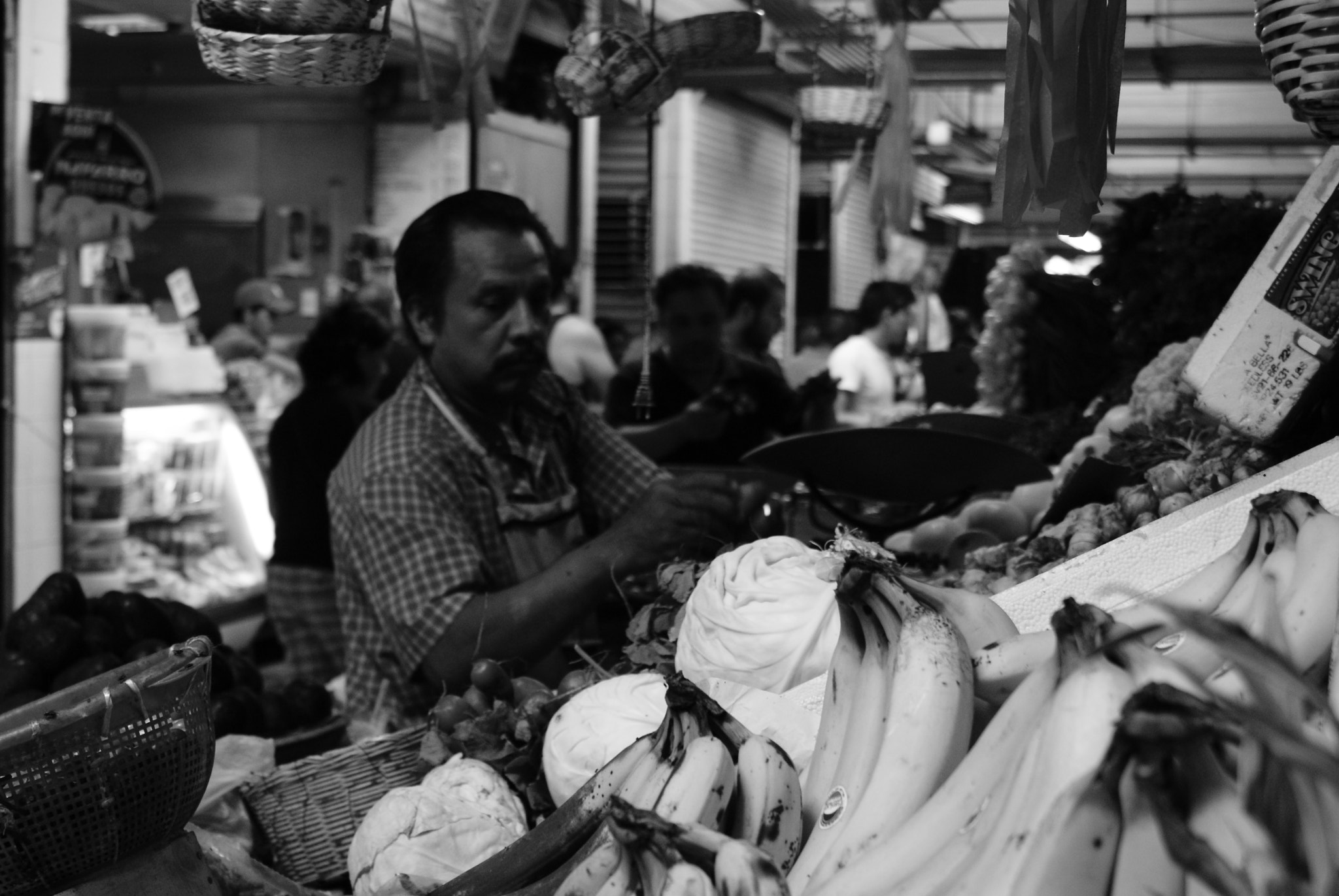 Sony DT 18-70mm F3.5-5.6 sample photo. Mercado photography