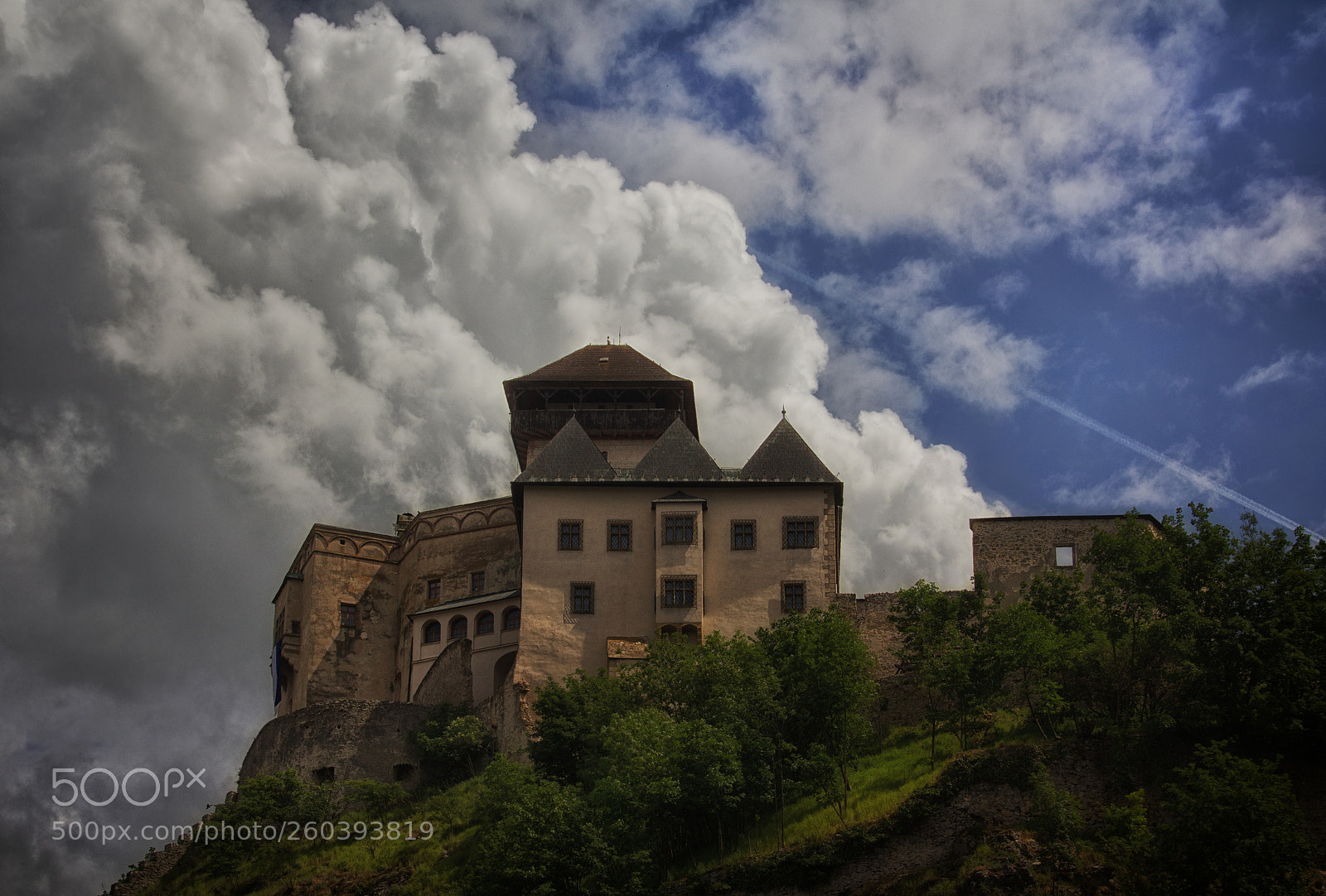 Canon EOS 550D (EOS Rebel T2i / EOS Kiss X4) sample photo. Trencin castle up in photography