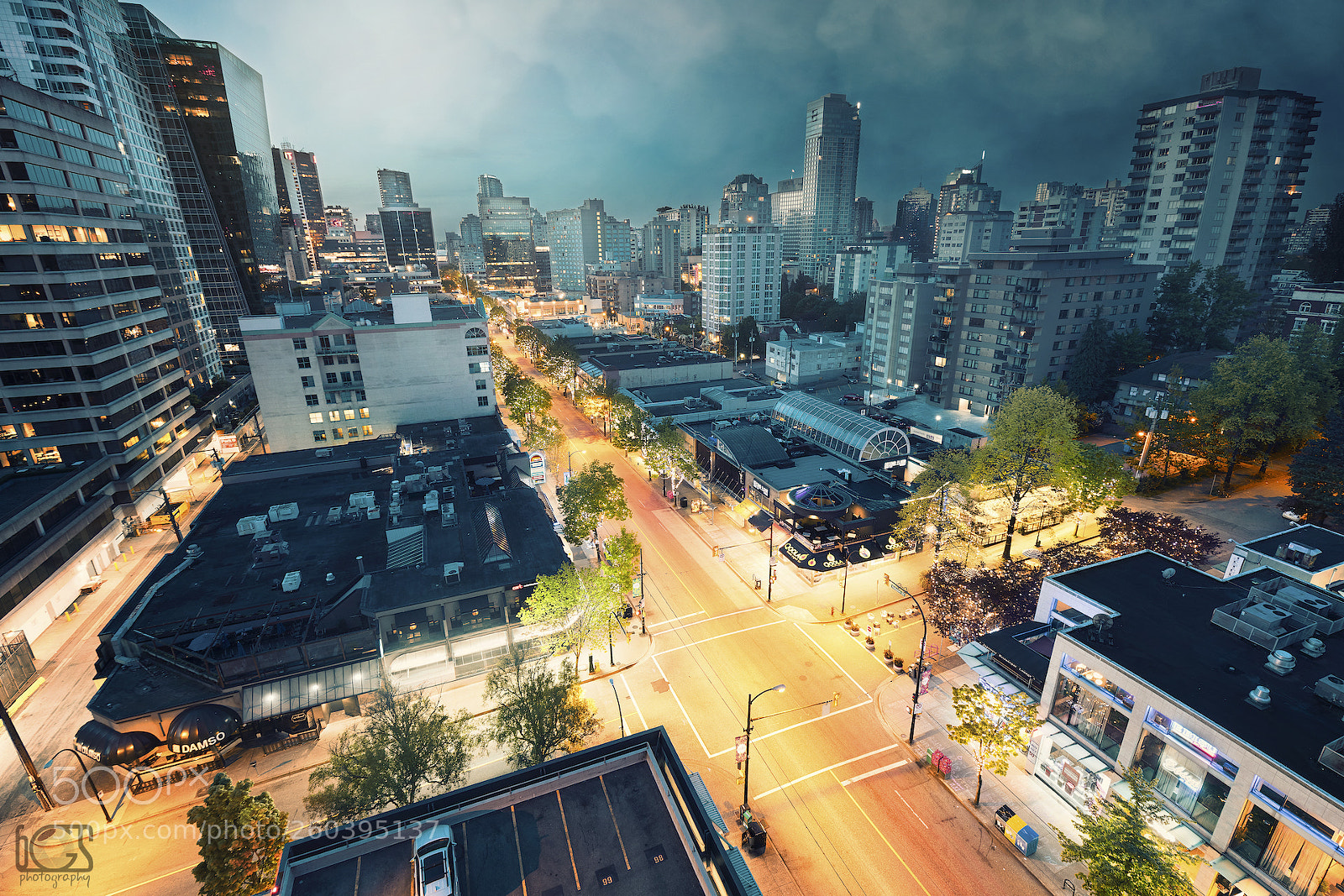 Canon EOS 5D Mark IV sample photo. Vancouver by night photography