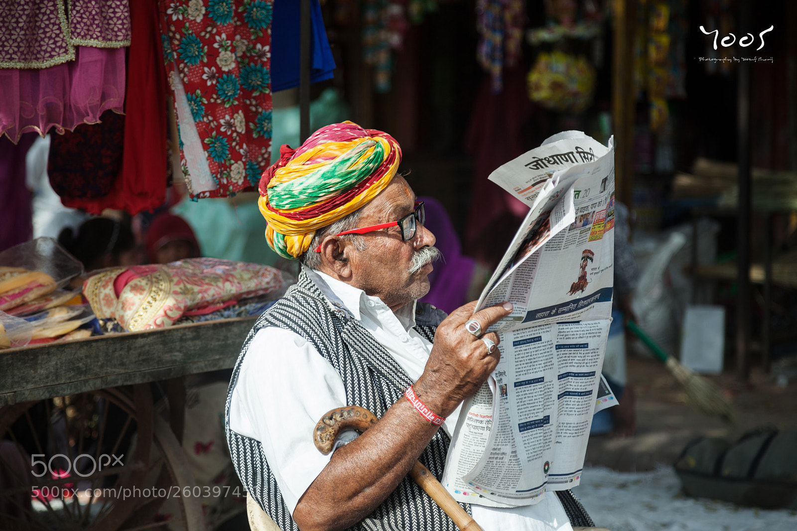 Canon EOS 5D Mark II sample photo. This shows news paper photography