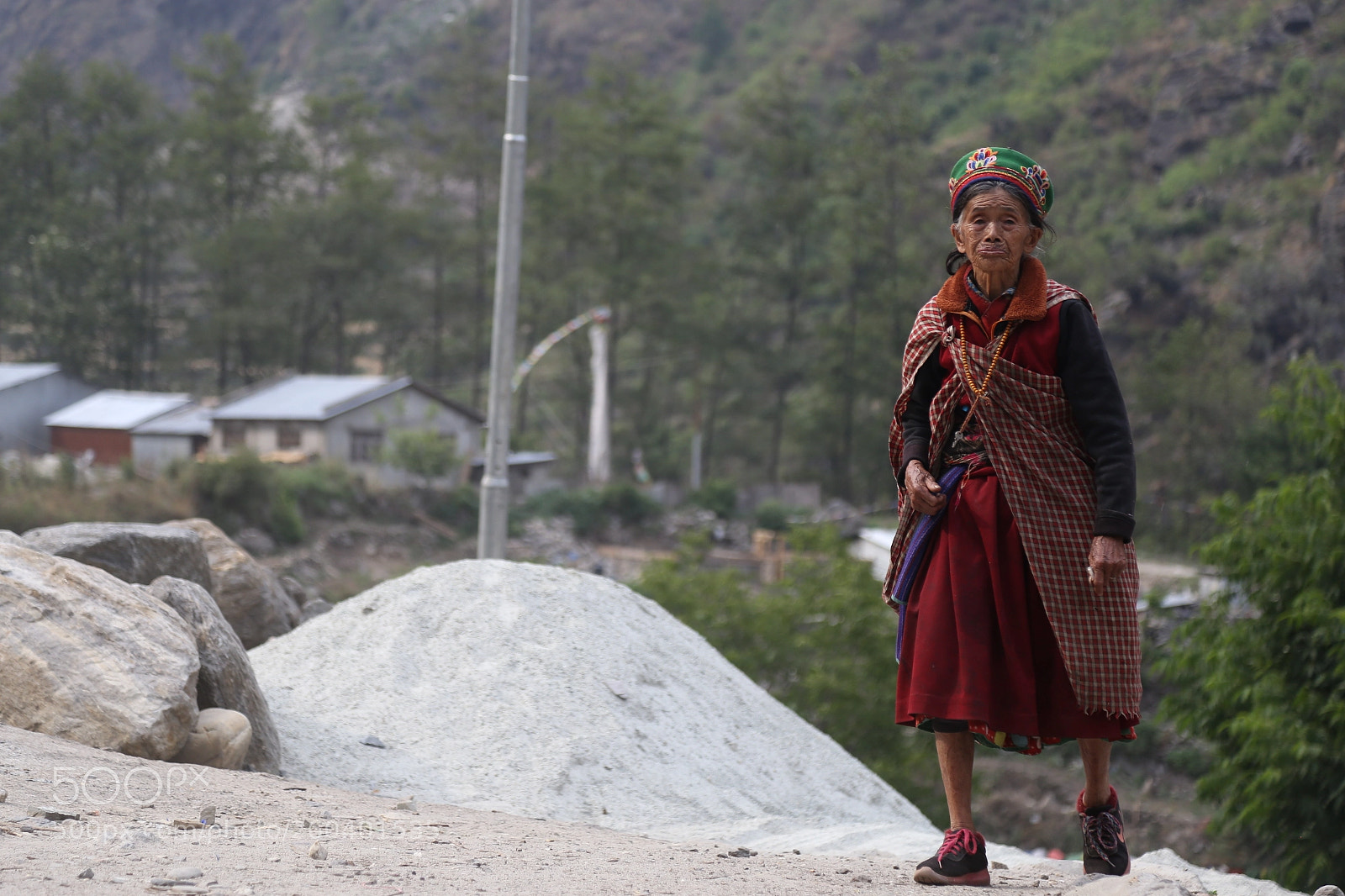 Canon EOS 6D + Canon EF 24-105mm F4L IS USM sample photo. An elderly tamang woman photography