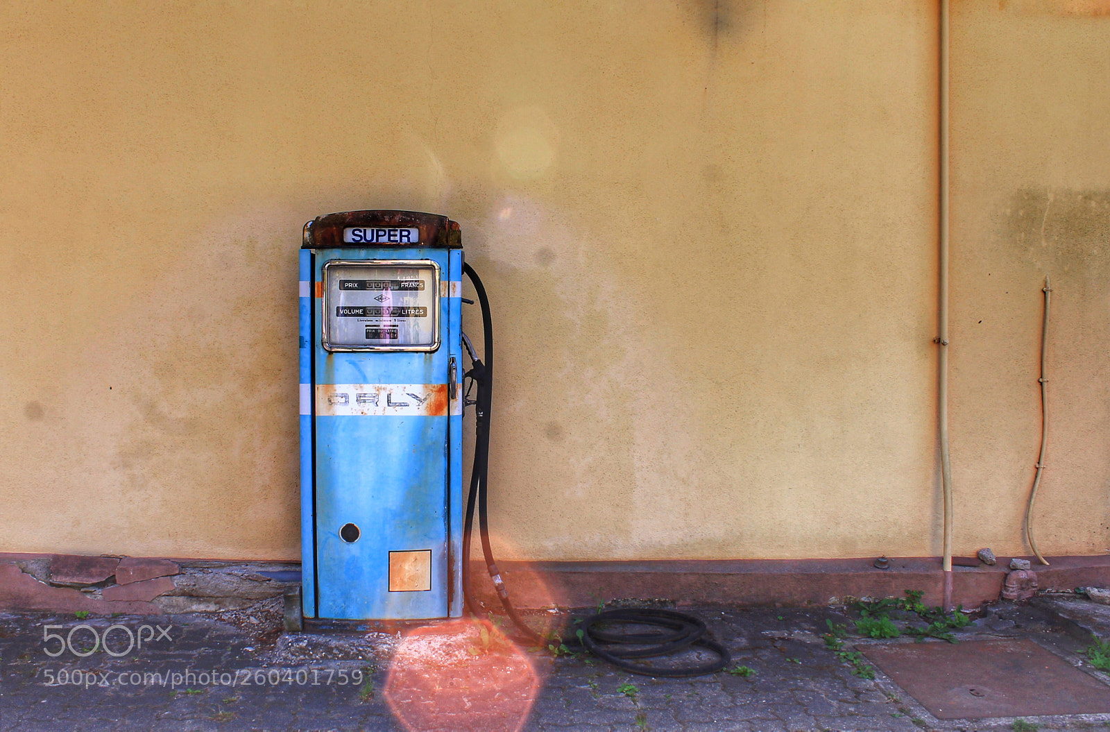 Canon EOS 1100D (EOS Rebel T3 / EOS Kiss X50) sample photo. Vintage gas pump photography