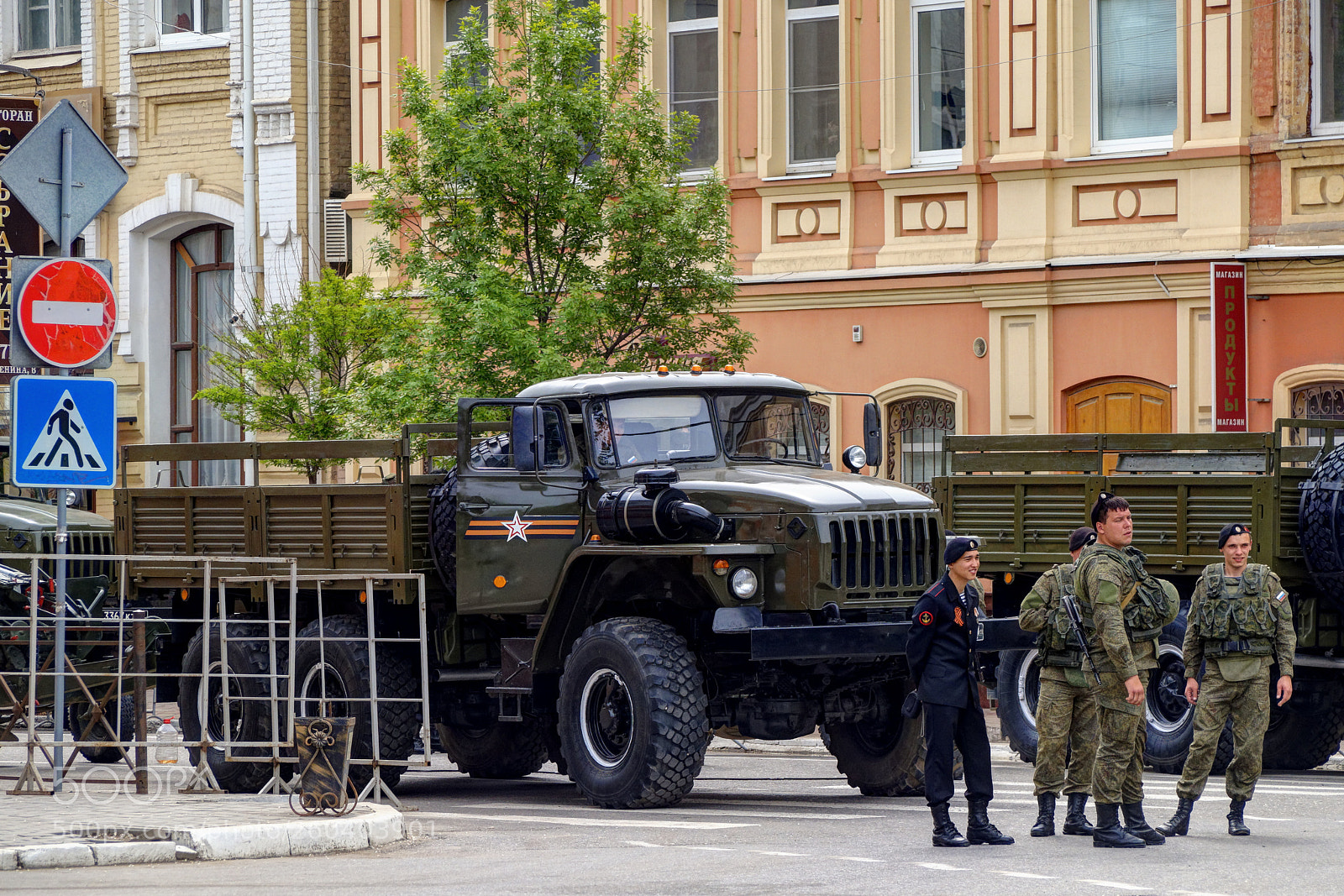 Olympus OM-D E-M10 sample photo. Astrakhan. victory day parade photography