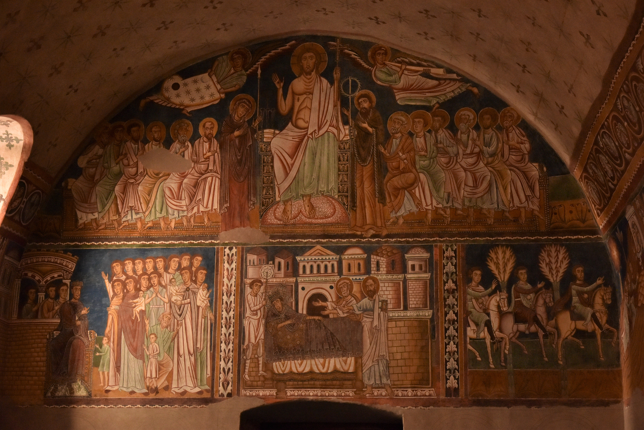 Nikon AF-S Nikkor 24-120mm F4G ED VR sample photo. Gothic hall at santi quattro coronati, rome photography