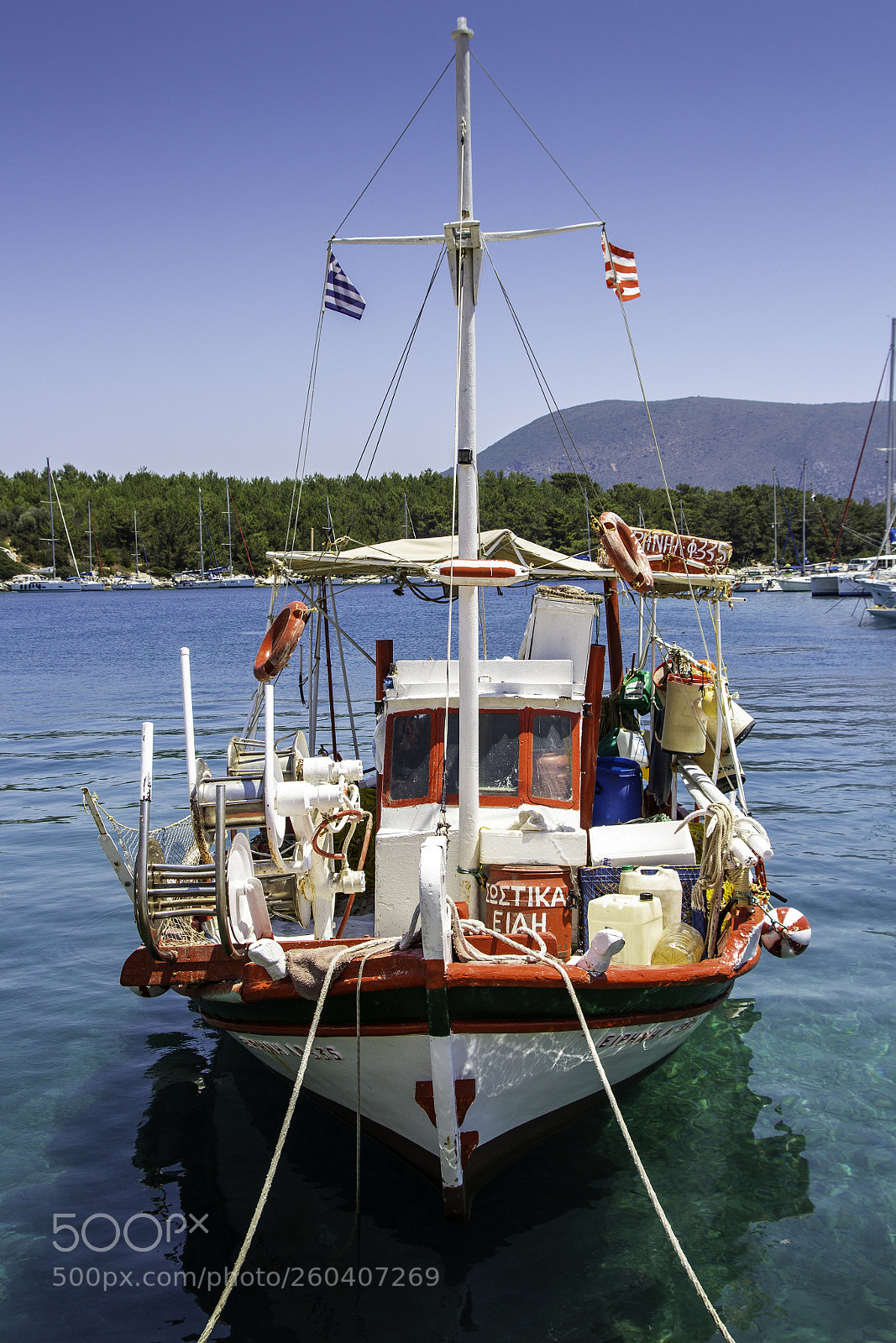 Canon EOS 600D (Rebel EOS T3i / EOS Kiss X5) sample photo. A docked boat in photography