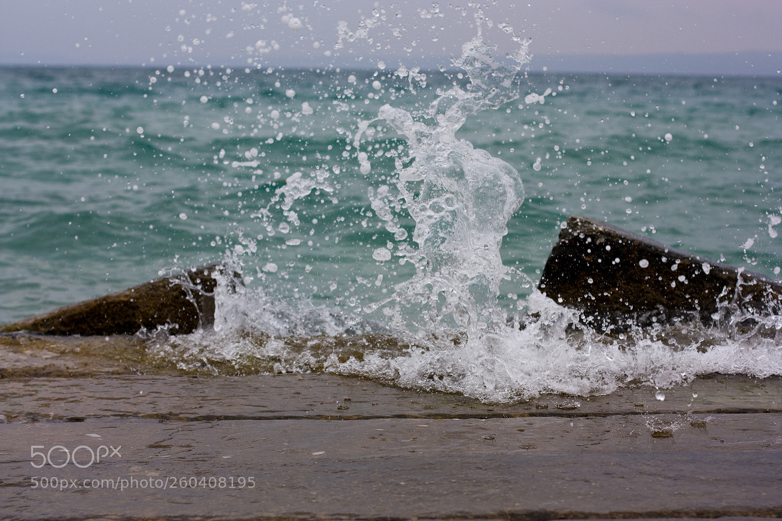 Canon EOS 450D (EOS Rebel XSi / EOS Kiss X2) sample photo. Breaking wave photography