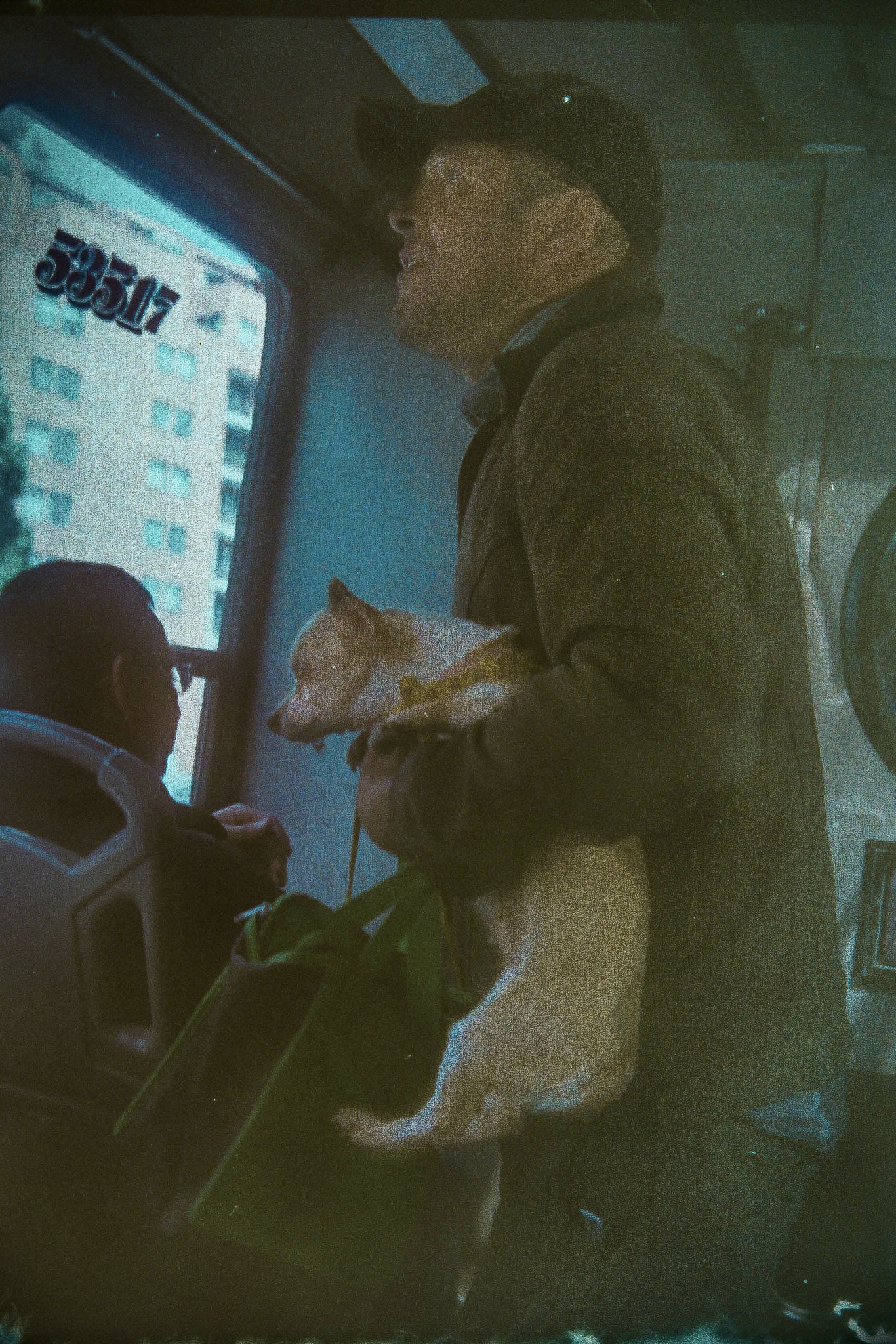 Canon EOS 650D (EOS Rebel T4i / EOS Kiss X6i) sample photo. “the dog as hand luggage” 35mm film photography