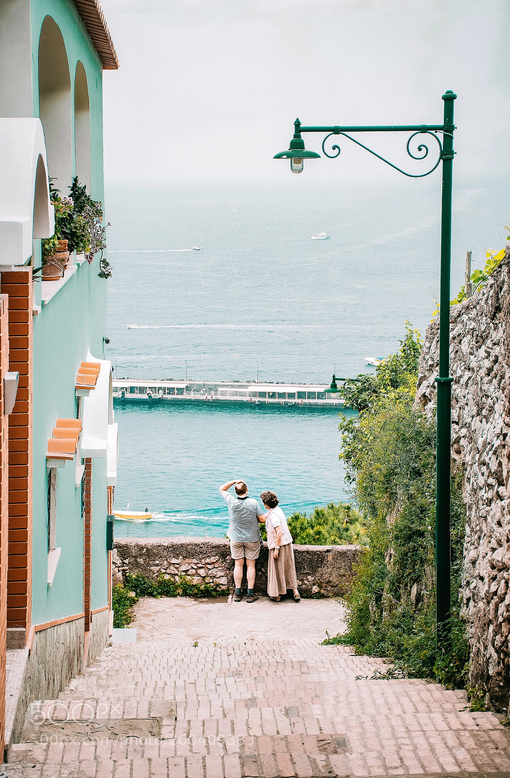 Nikon D7500 sample photo. Two people admiring the photography