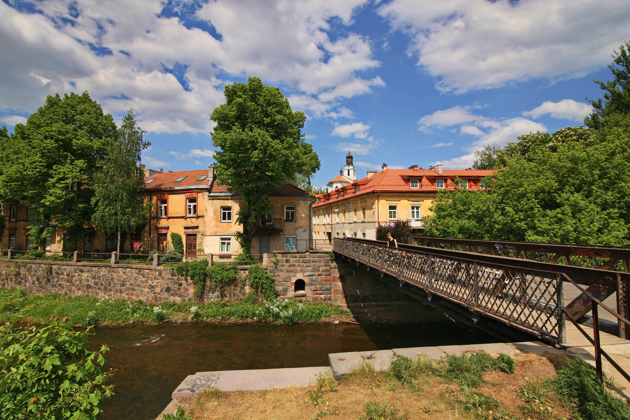 Canon EOS-1Ds Mark III sample photo. Vilnius old town. uzhupis photography