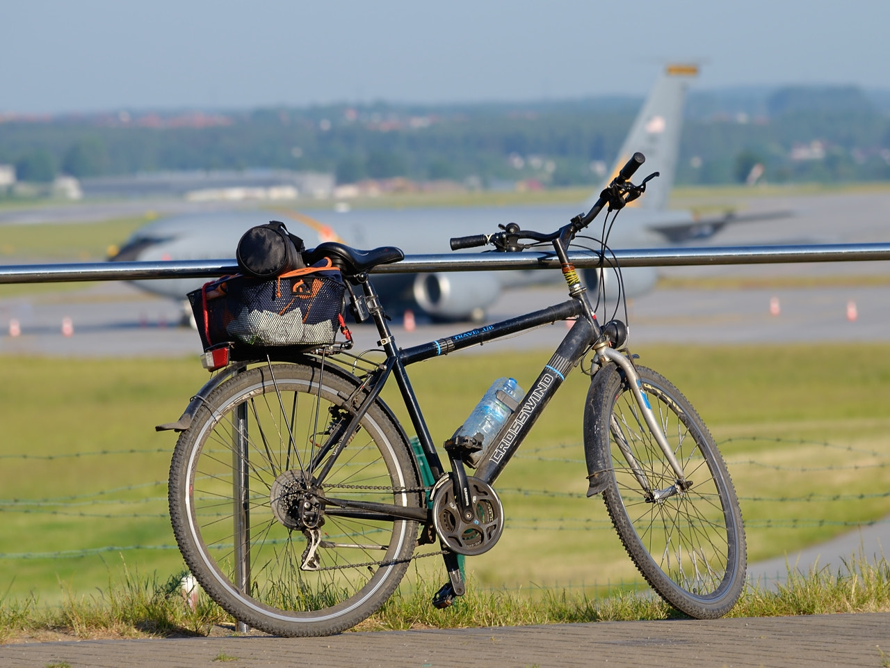 Nikon D5100 sample photo. Planespotting photography