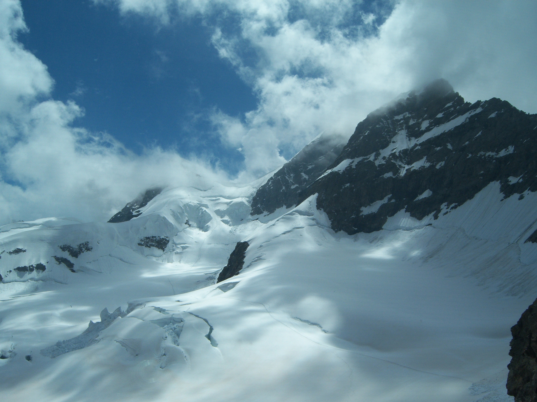 Kodak EASYSHARE V803 ZOOM DIGITAL CAMERA sample photo. Frozen alps photography
