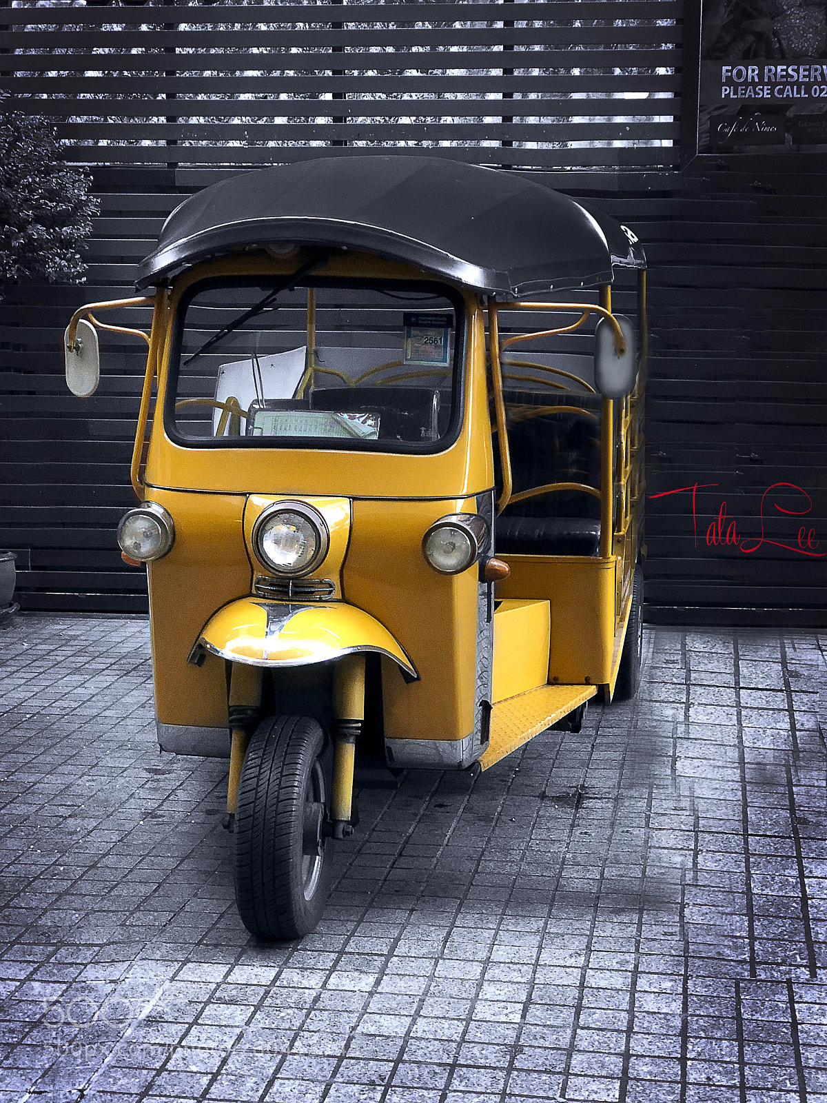 Apple iPhone 8 Plus sample photo. Tuk-tuk:) photography
