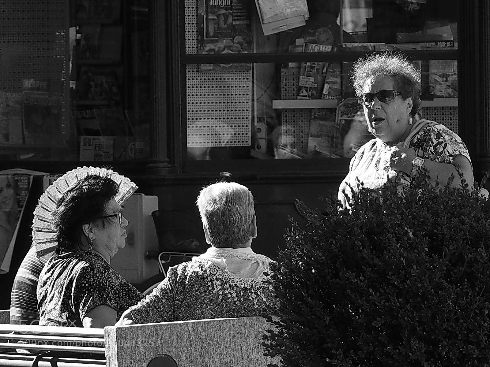 Olympus OM-D E-M1 sample photo. Three ladies photography
