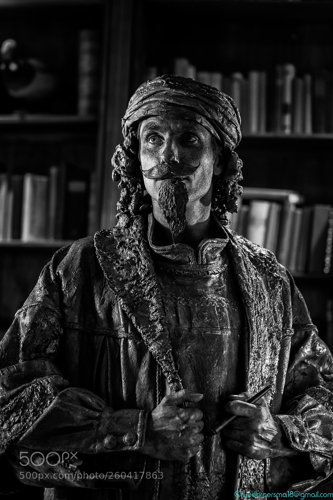 Sony a7 III sample photo. Old master living statue photography