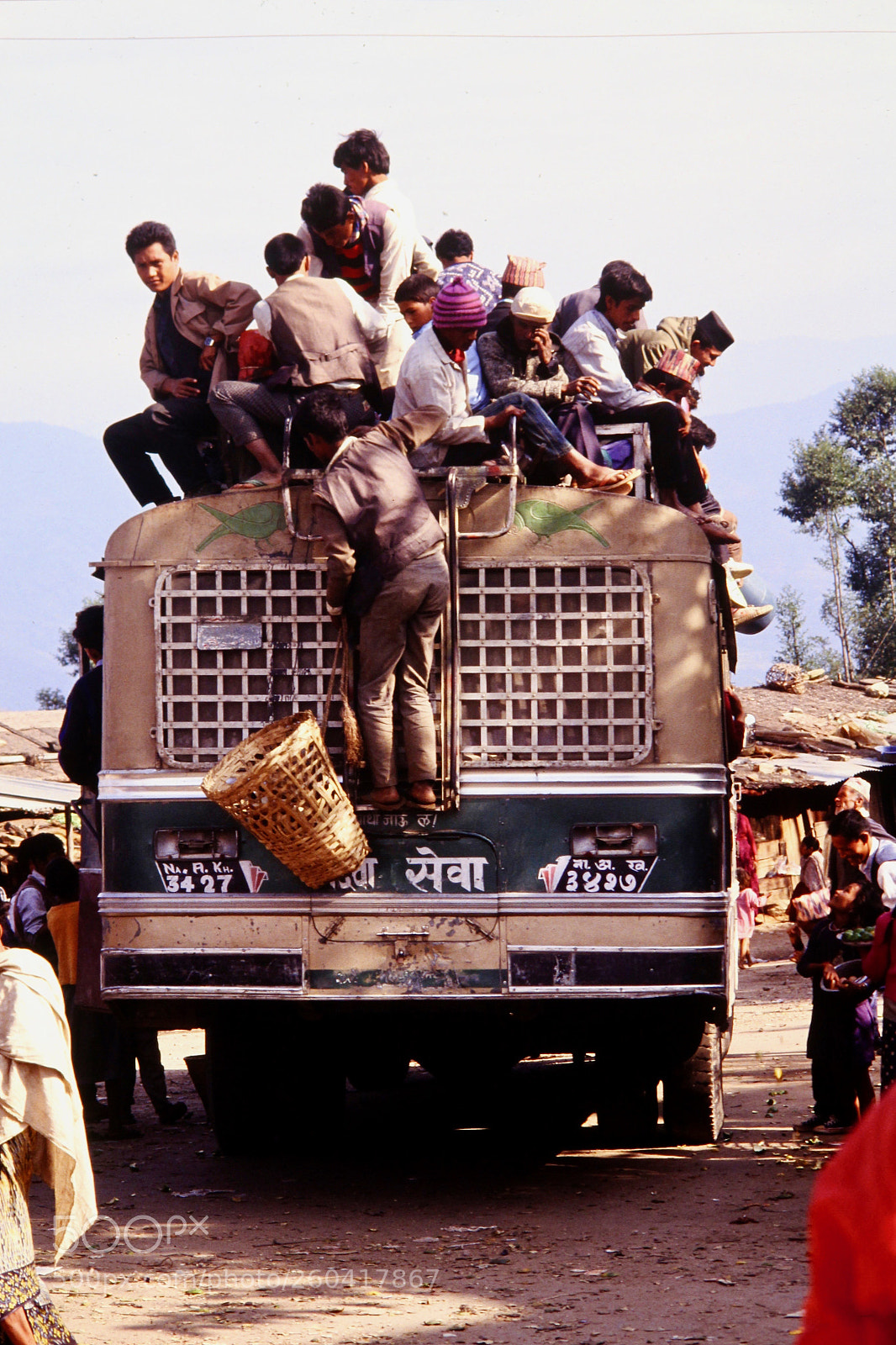 Canon EOS 60D sample photo. The bus from kathmandu photography