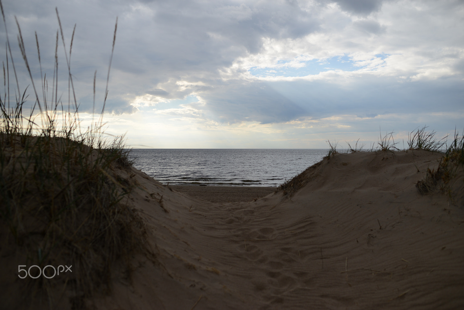 Nikon AF-S Nikkor 28mm F1.8G sample photo. Over the sand dunes photography