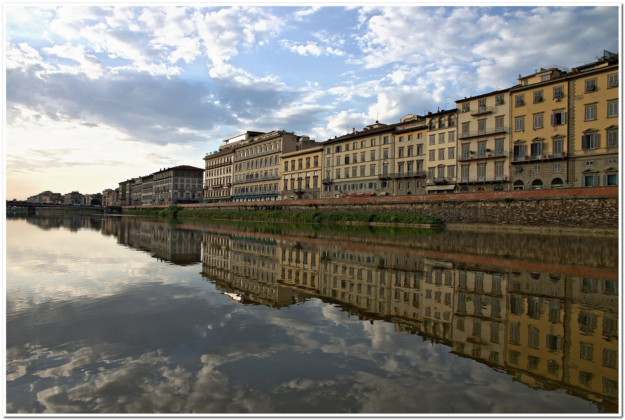 Canon EOS 500D (EOS Rebel T1i / EOS Kiss X3) sample photo. On the river arno in florence photography