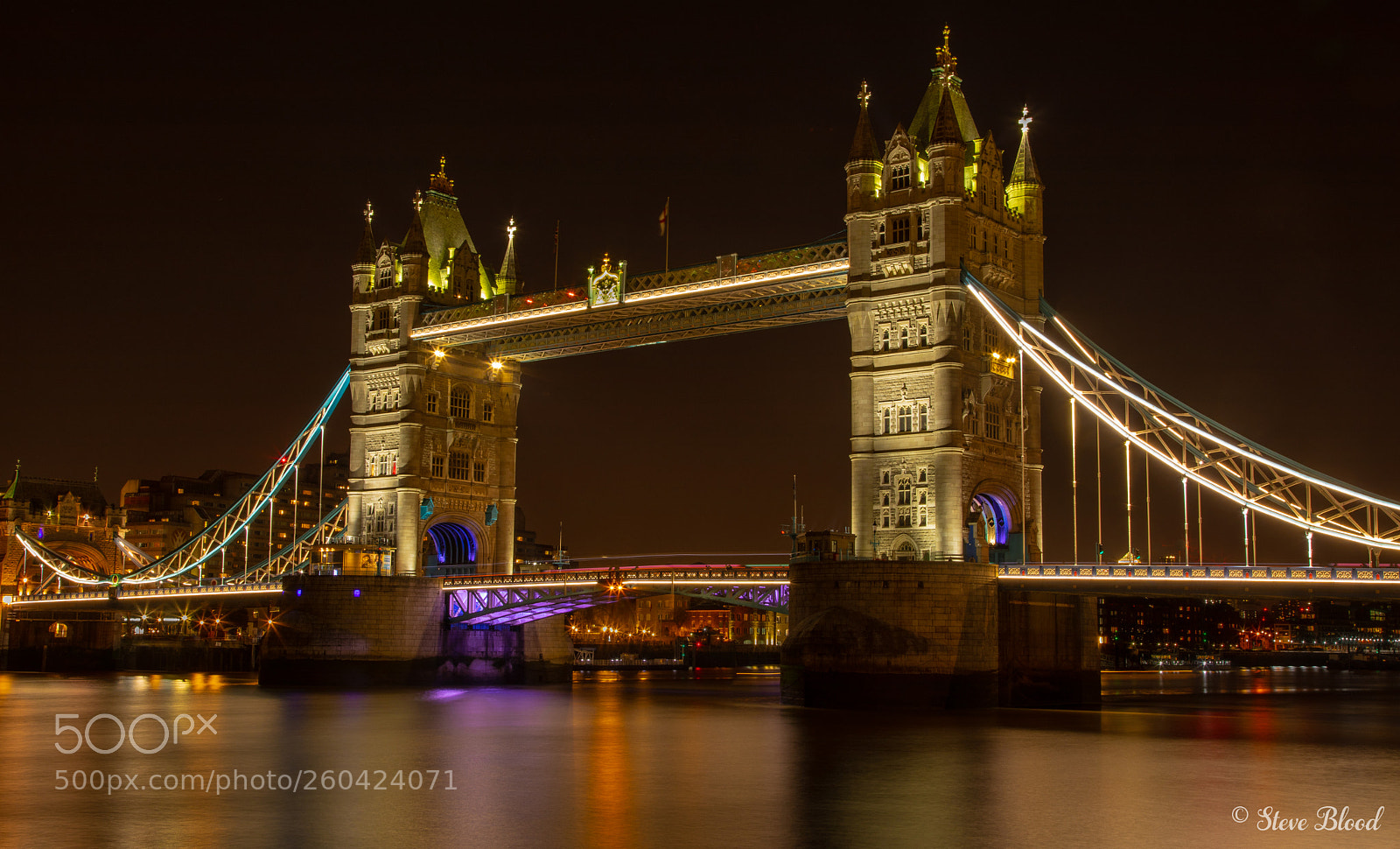 Canon EOS 5D Mark IV sample photo. Midnight at tower bridge. photography