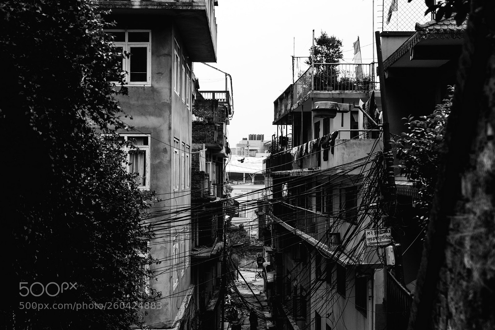 Canon EOS 1200D (EOS Rebel T5 / EOS Kiss X70 / EOS Hi) sample photo. Alleyway photography