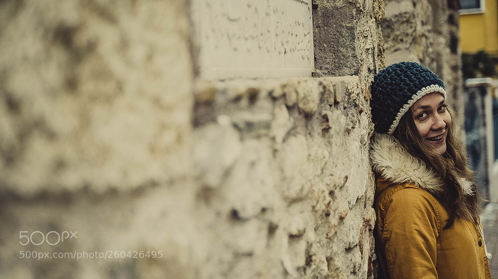 Fujifilm X-T2 sample photo. Köşedeki kız photography