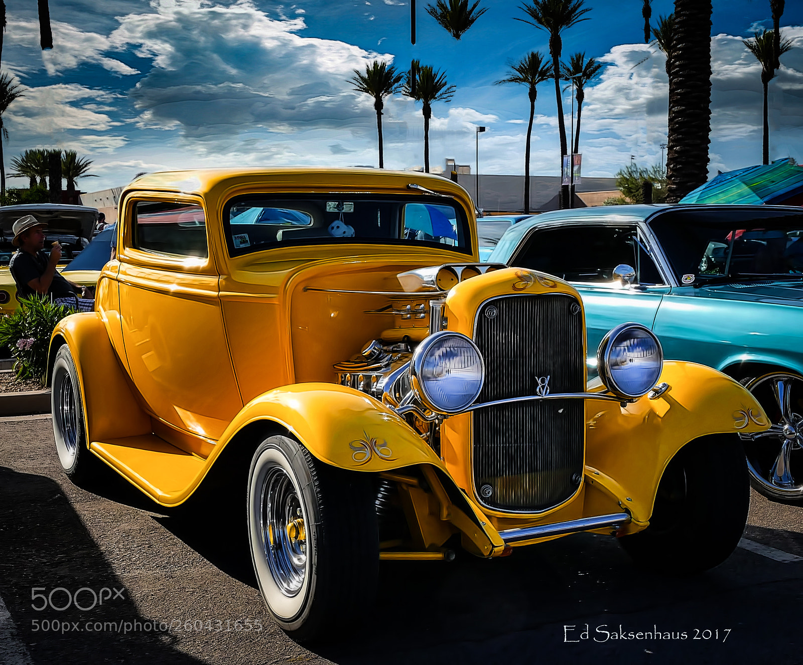 Panasonic Lumix DMC-FZ1000 sample photo. Vintage yellow ford photography