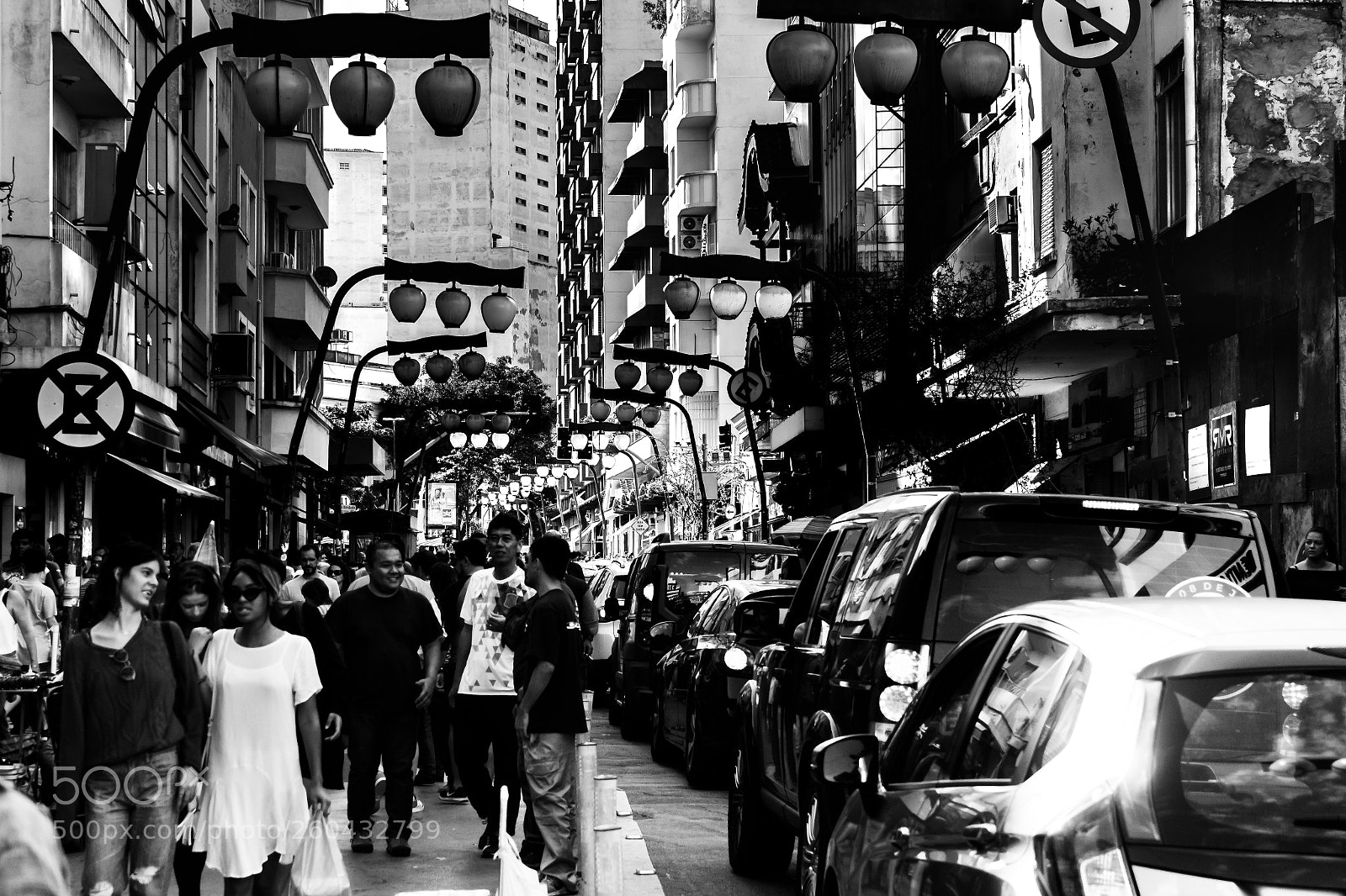 Canon EOS 1200D (EOS Rebel T5 / EOS Kiss X70 / EOS Hi) sample photo. Rua dos estudantes photography