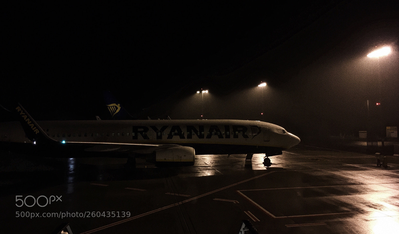 Apple iPhone SE sample photo. Ryanair aircraft at kolhn photography