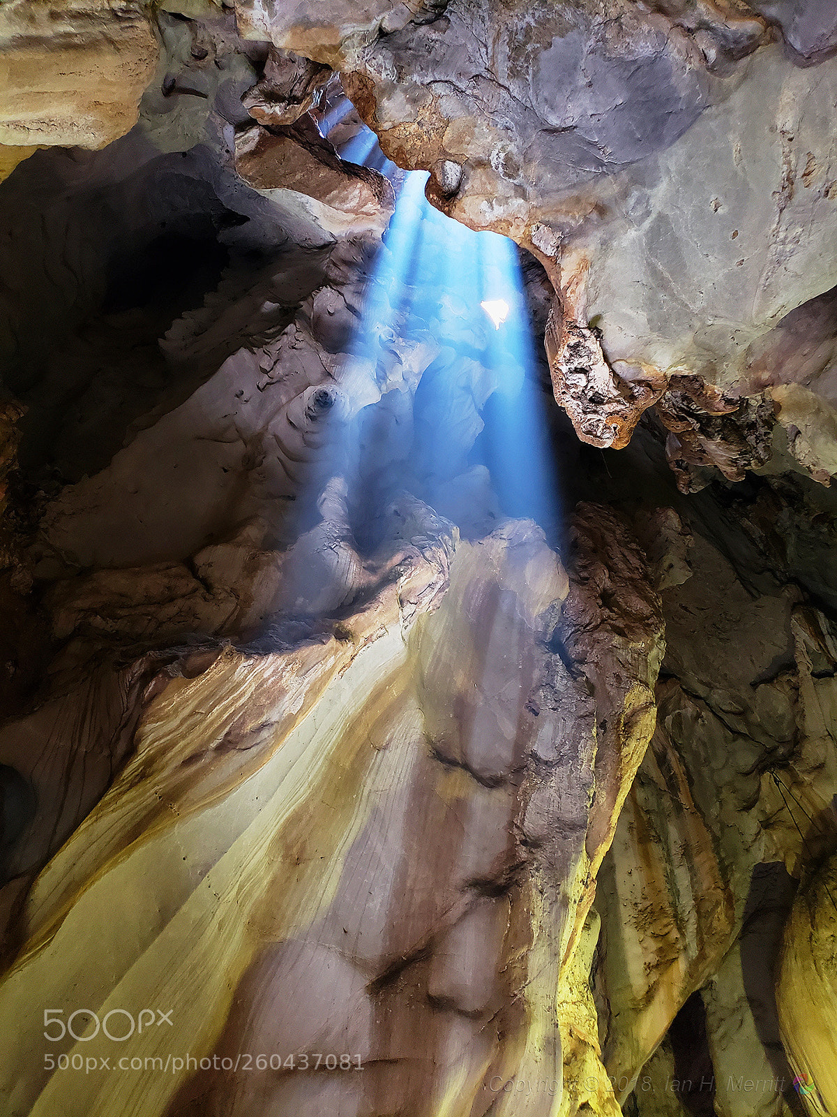 Samsung Galaxy S9 sample photo. Sunbeam at wat khao photography