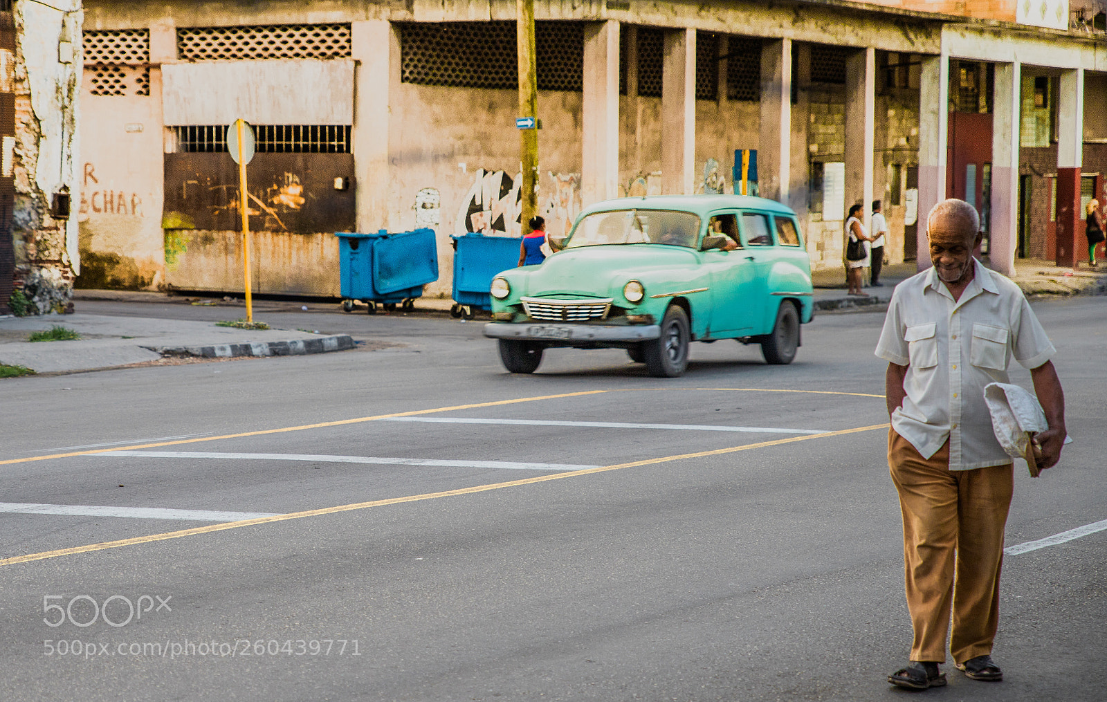 Canon EOS 6D Mark II sample photo. Streets of havana photography
