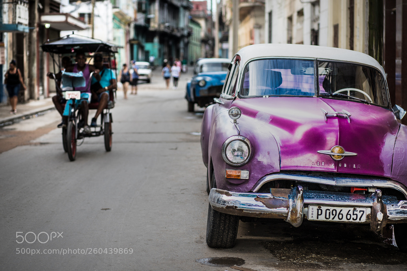 Canon EOS 6D Mark II sample photo. Streets of havana photography